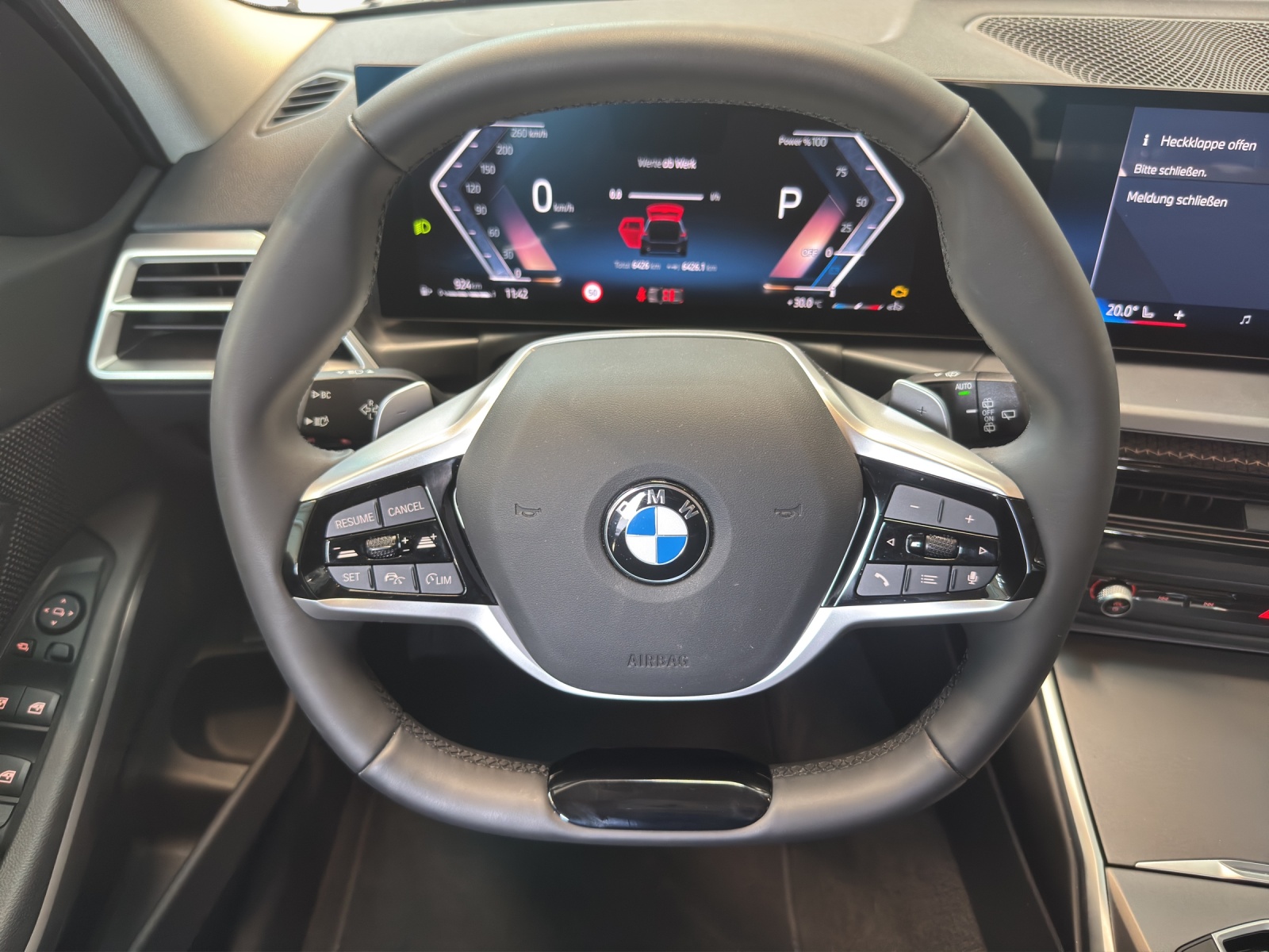 BMW 318i Touring-image-11