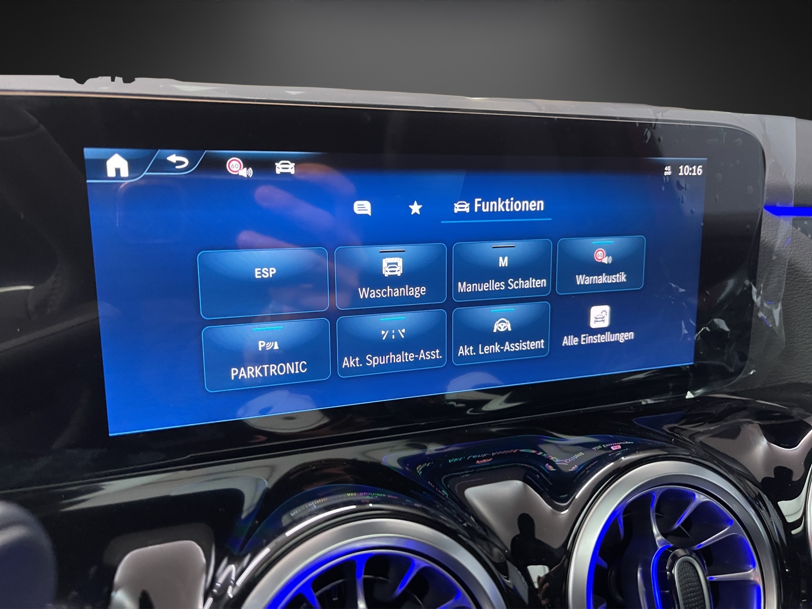 MERCEDES-BENZ GLA 200 7G-DCT Night Star-image-13