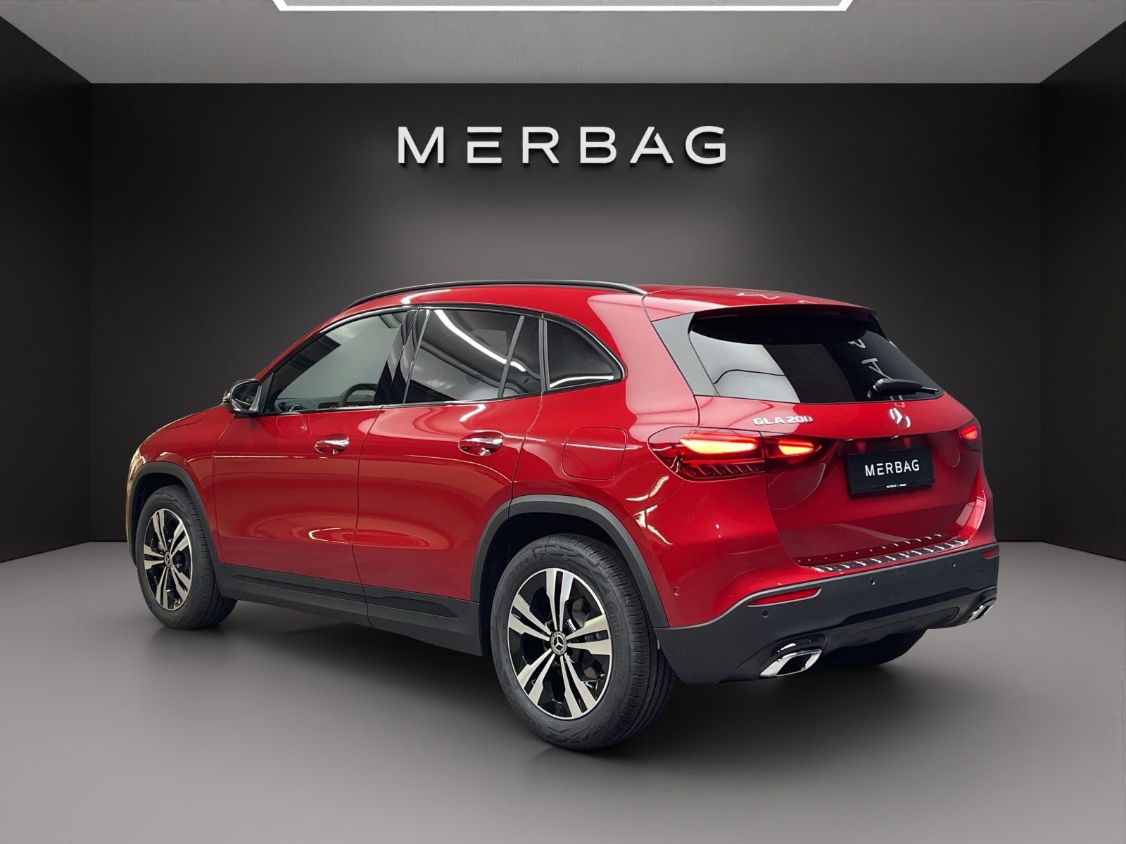 MERCEDES-BENZ GLA 200 7G-DCT Night Star-image-3