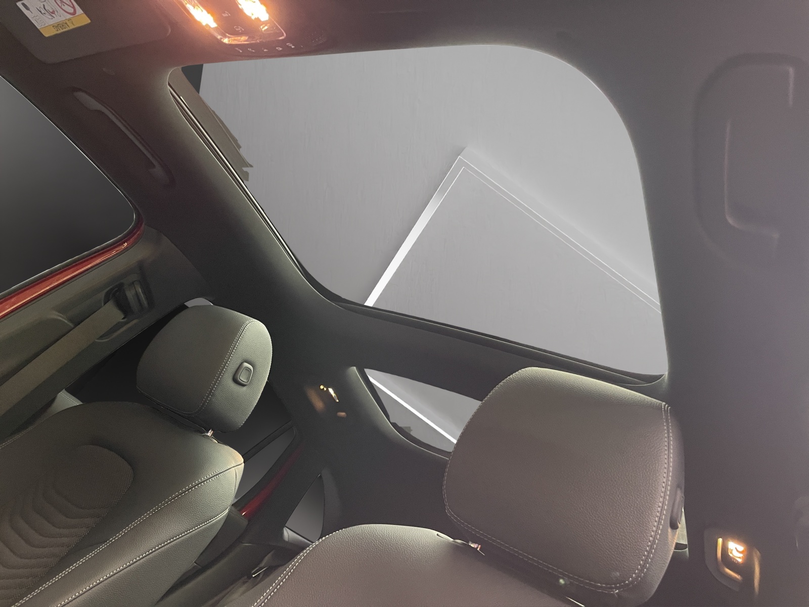 MERCEDES-BENZ GLA 200 7G-DCT Night Star-image-10