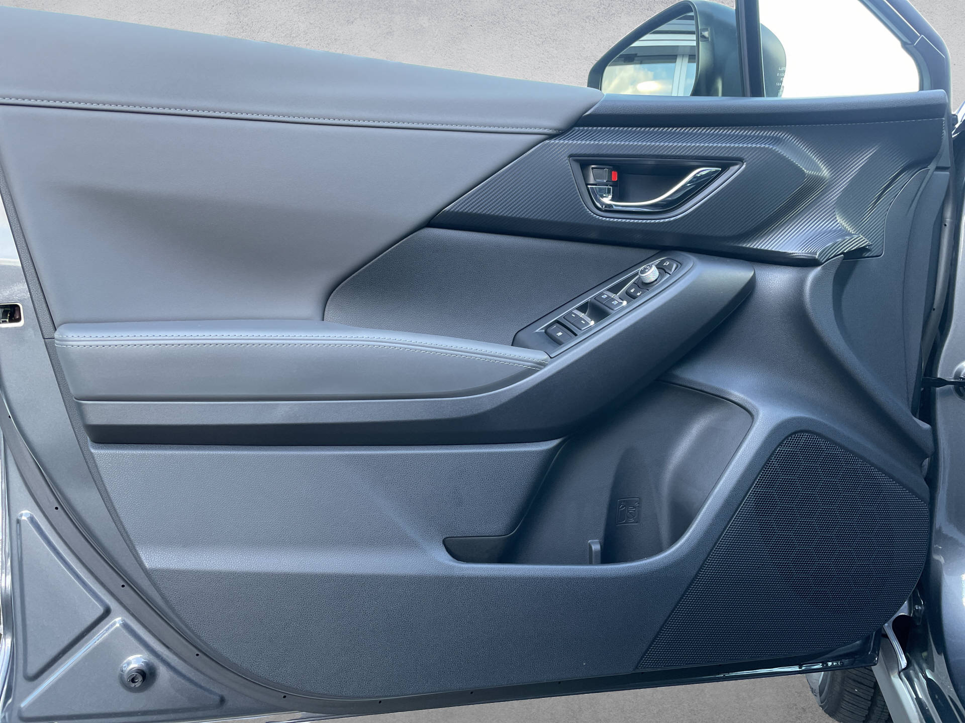 SUBARU Crosstrek 2.0i e-Boxer Luxury-image-8