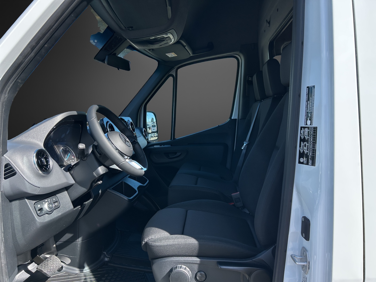 MERCEDES-BENZ eSprinter 320 PRO KA 3665mm S Worker-image-9