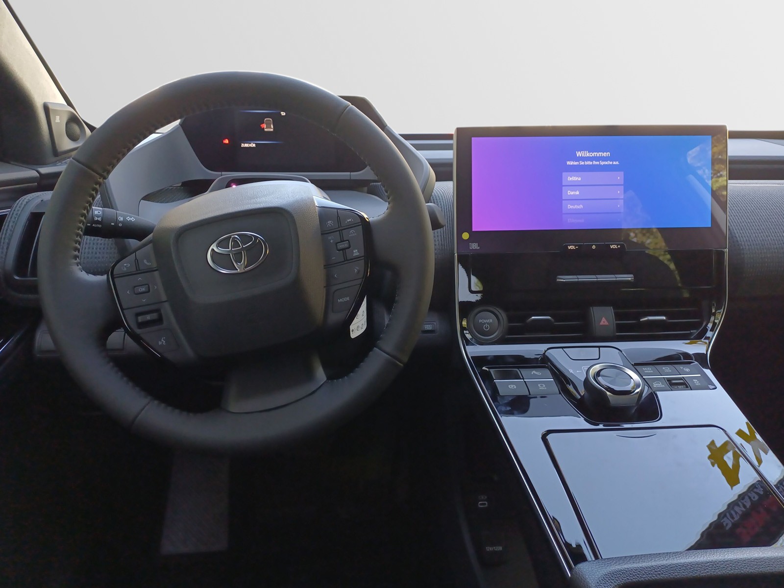 TOYOTA bZ4X Premium AWD-image-4