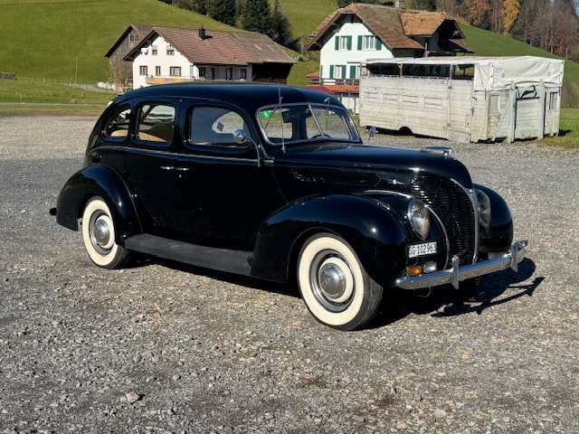 FORD 81A Sedan-image-2