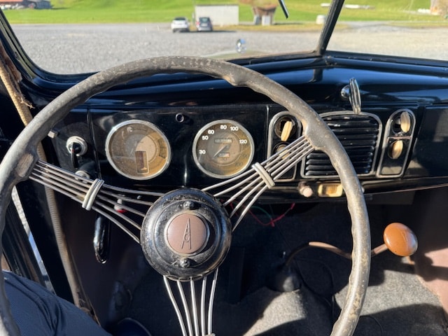 FORD 81A Sedan-image-4