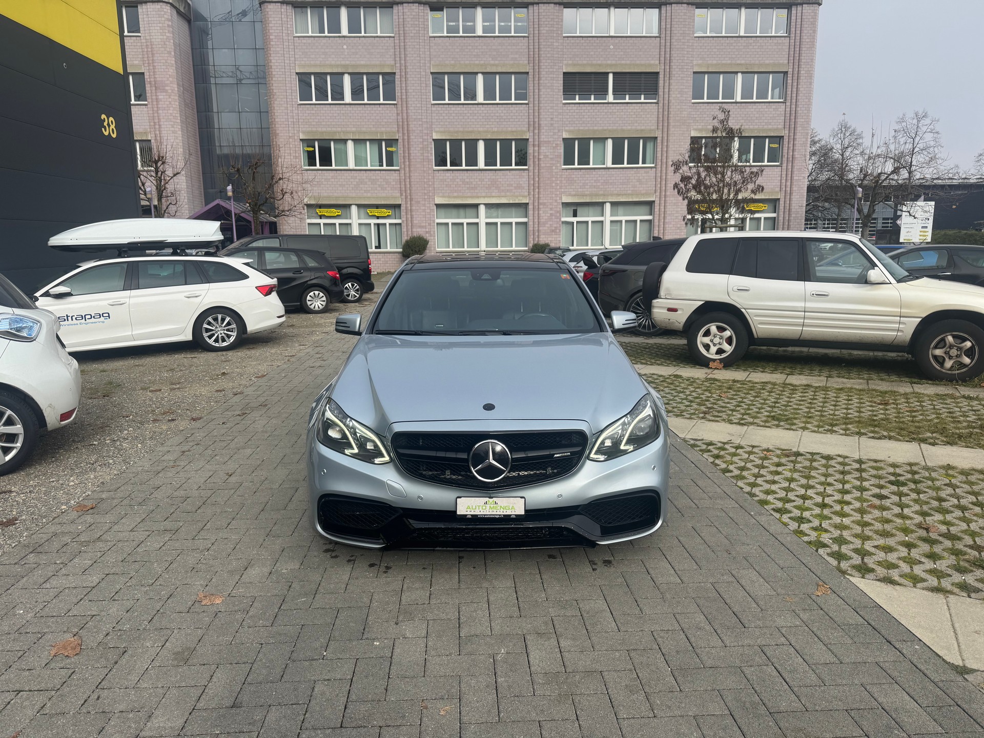 MERCEDES-BENZ E 63 AMG Speedshift-image-1