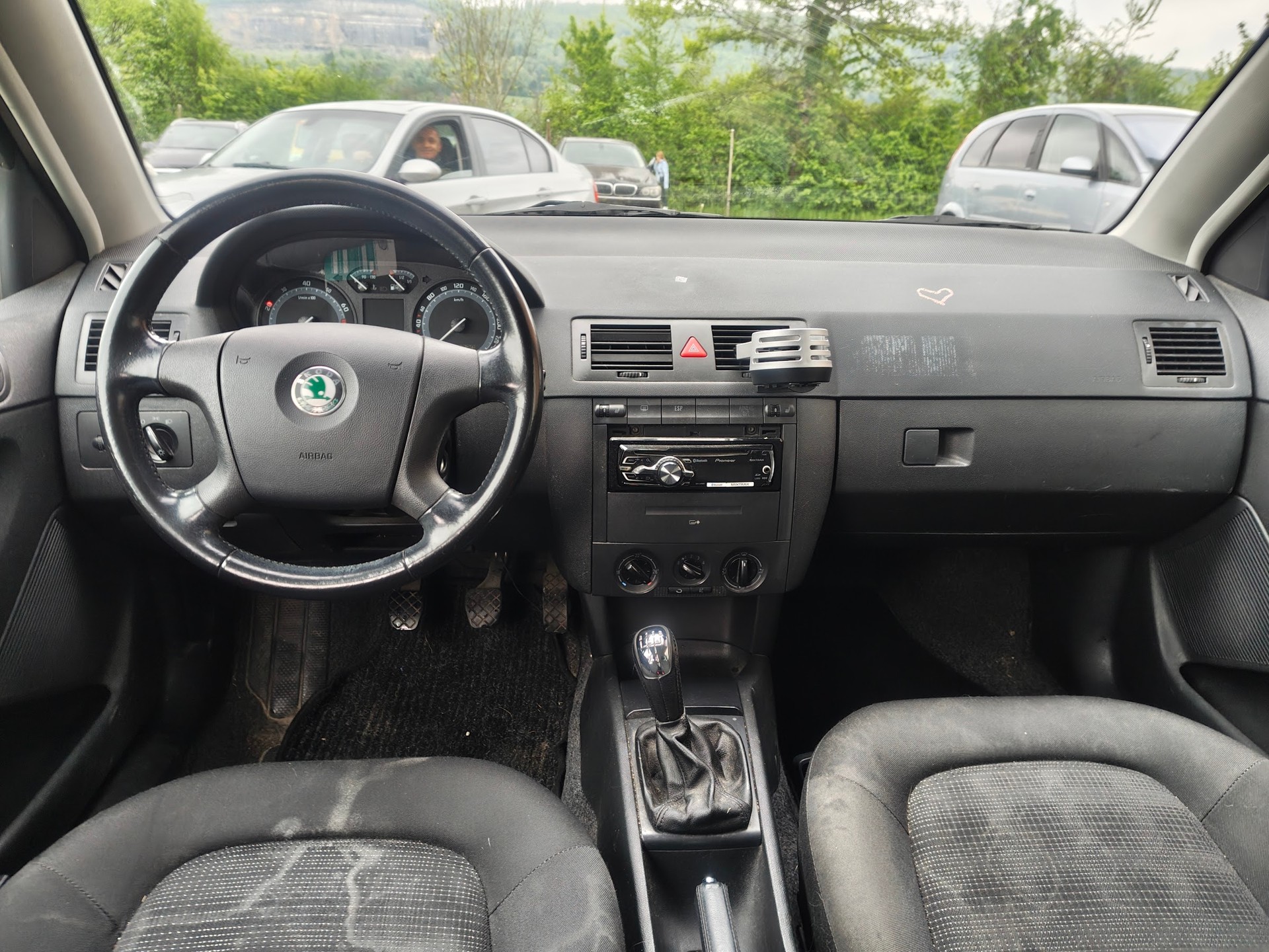 SKODA Fabia 1.4 16V Tour de France-image-7