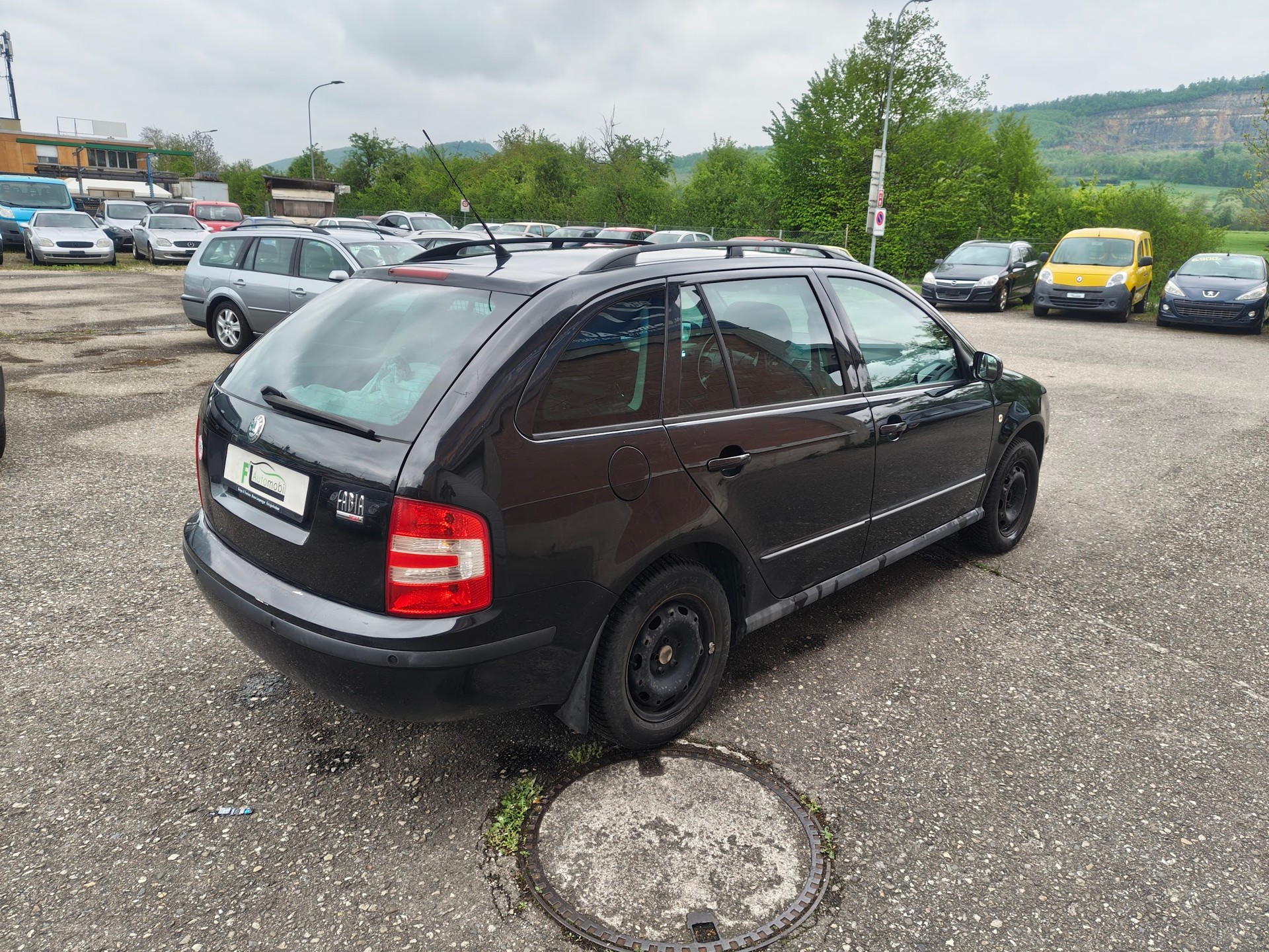 SKODA Fabia 1.4 16V Tour de France-image-3