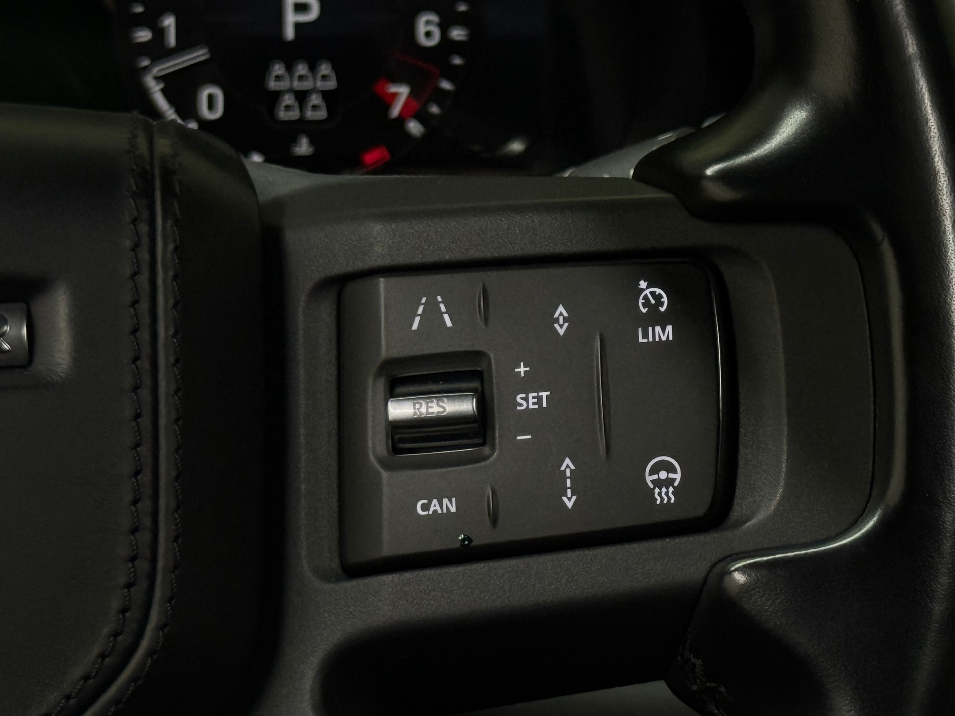 LAND ROVER Defender 110 P400 I6 X-Dynamic HSE 3.0 AT8-image-19