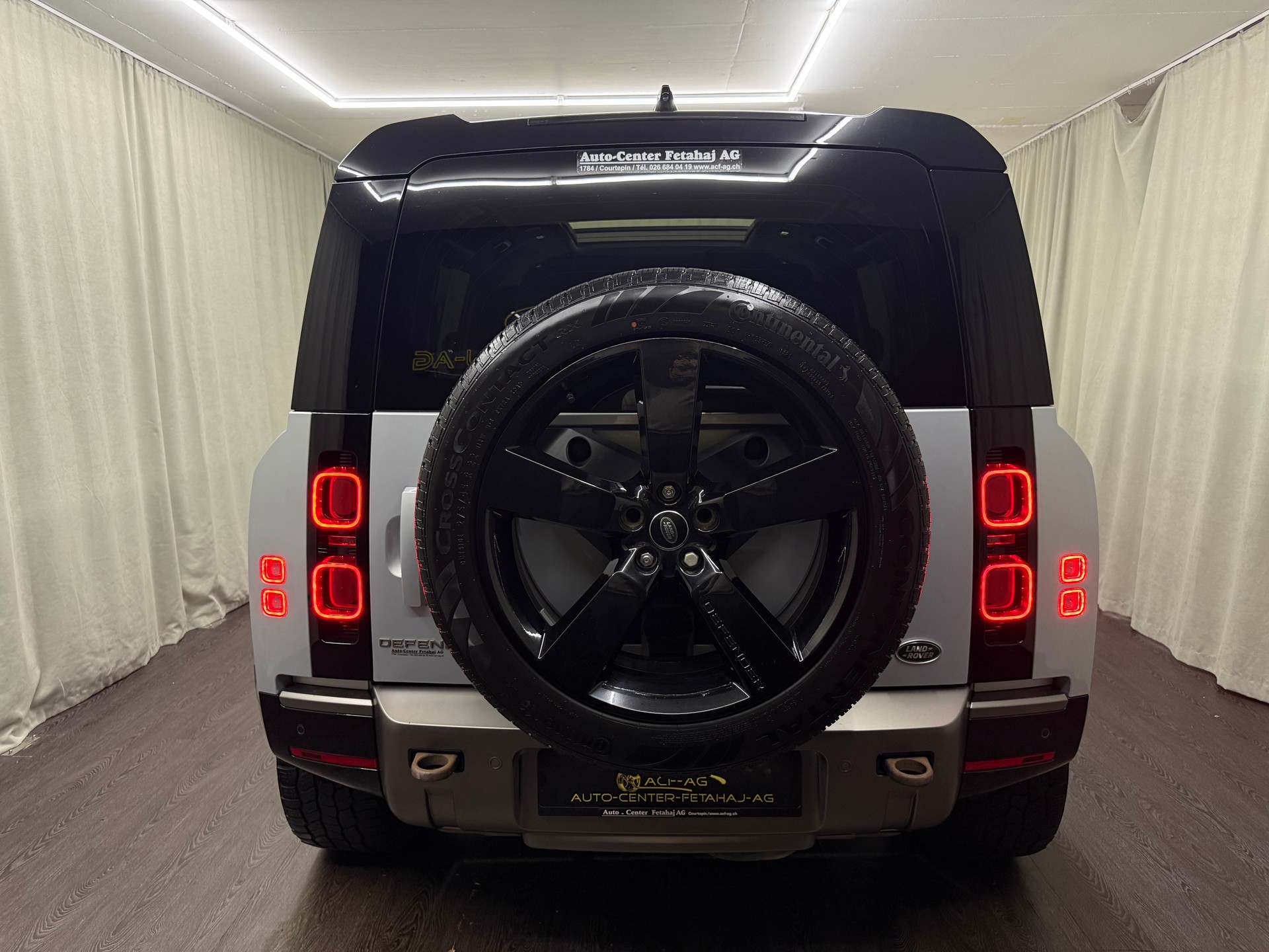 LAND ROVER Defender 110 P400 I6 X-Dynamic HSE 3.0 AT8-image-4