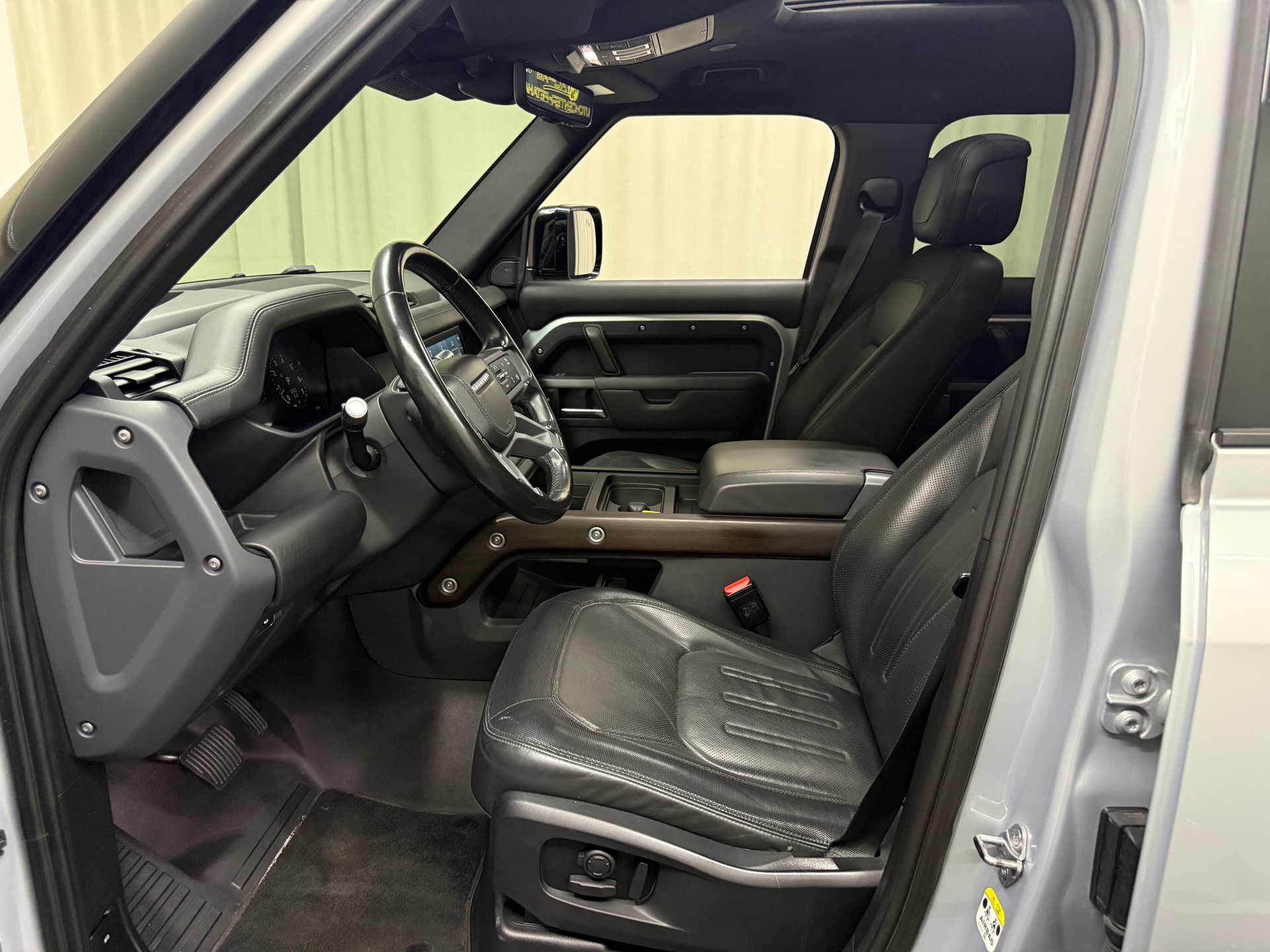 LAND ROVER Defender 110 P400 I6 X-Dynamic HSE 3.0 AT8-image-8