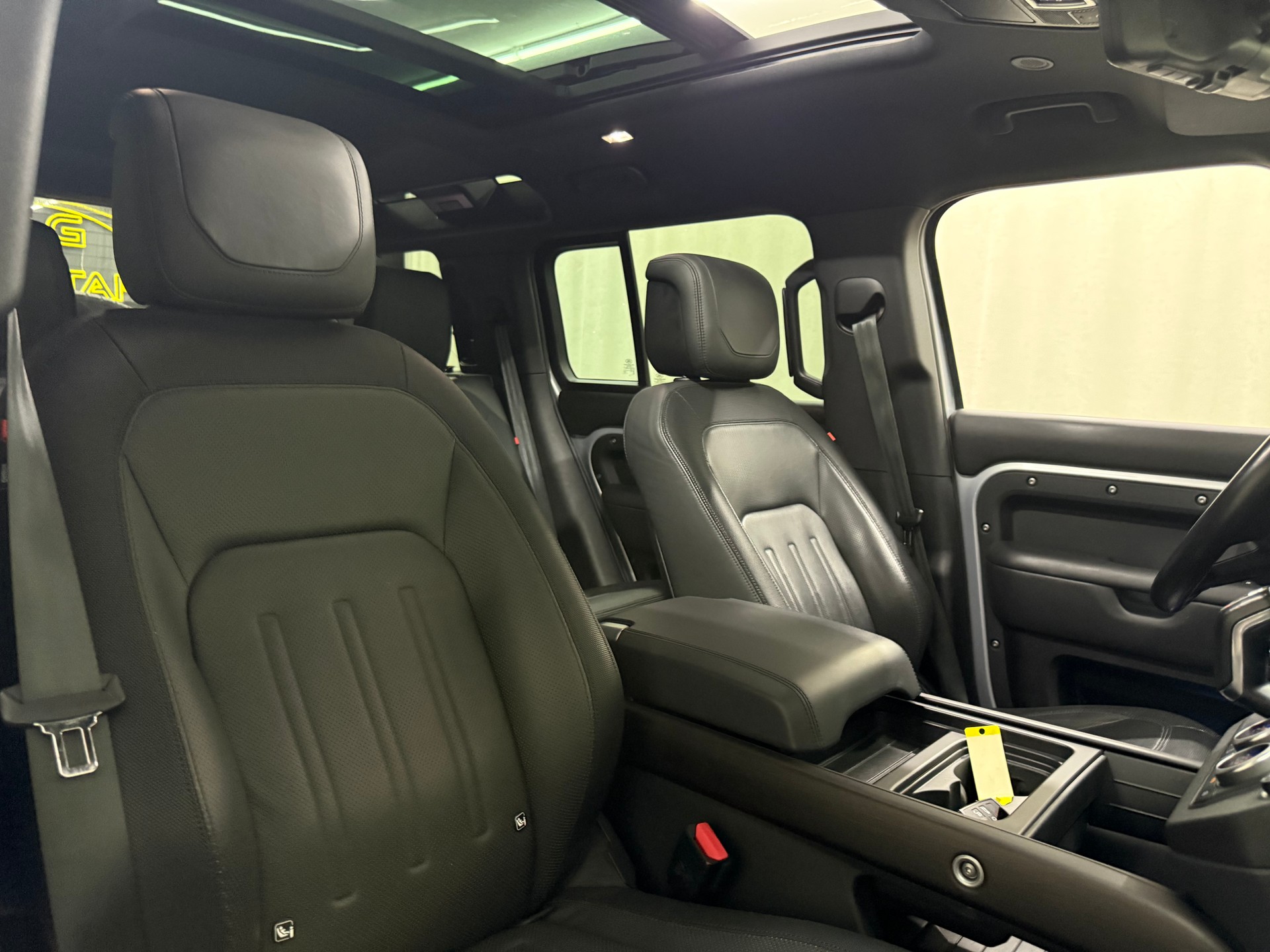LAND ROVER Defender 110 P400 I6 X-Dynamic HSE 3.0 AT8-image-11