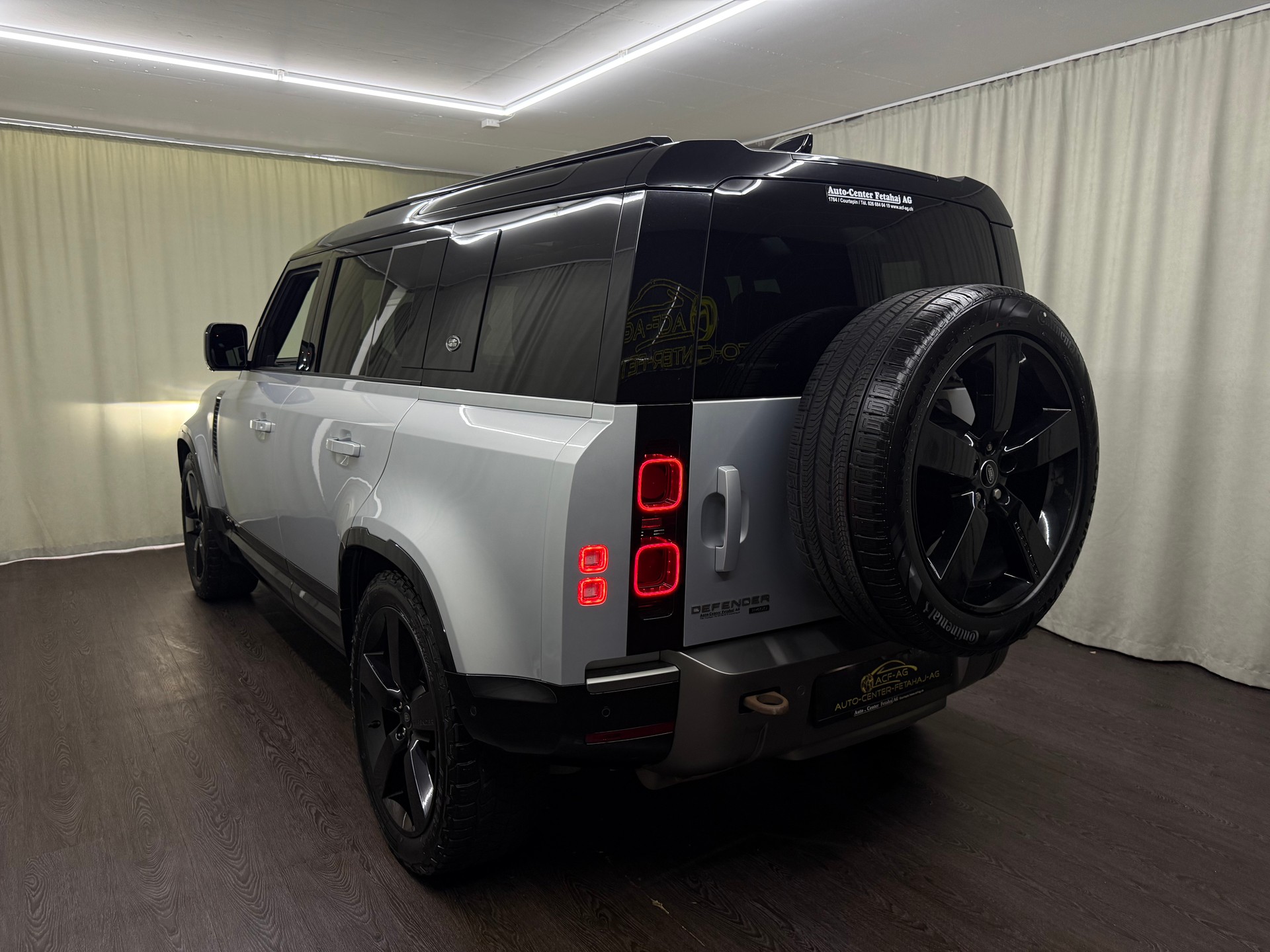 LAND ROVER Defender 110 P400 I6 X-Dynamic HSE 3.0 AT8-image-5