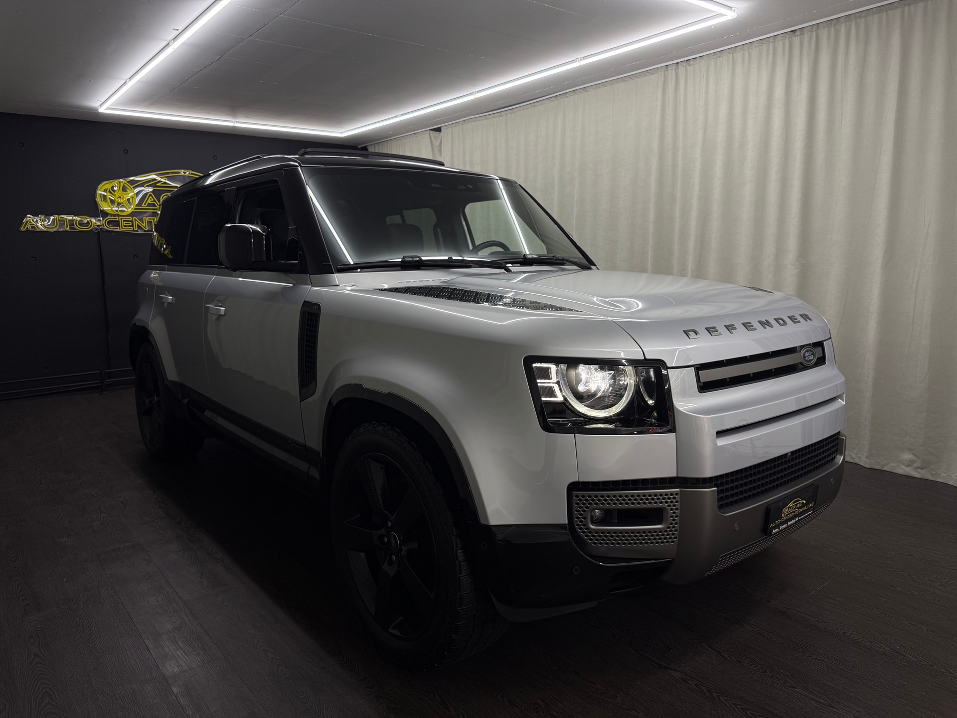 LAND ROVER Defender 110 P400 I6 X-Dynamic HSE 3.0 AT8-image-2