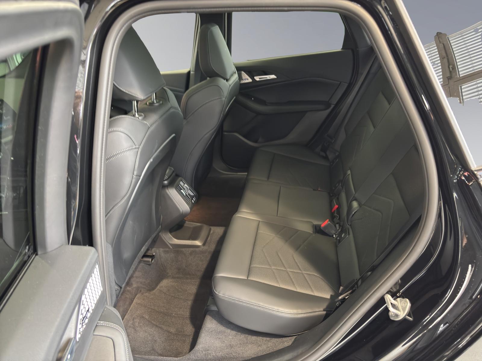 BMW 223d xDrive SDKG Active Tourer-image-6