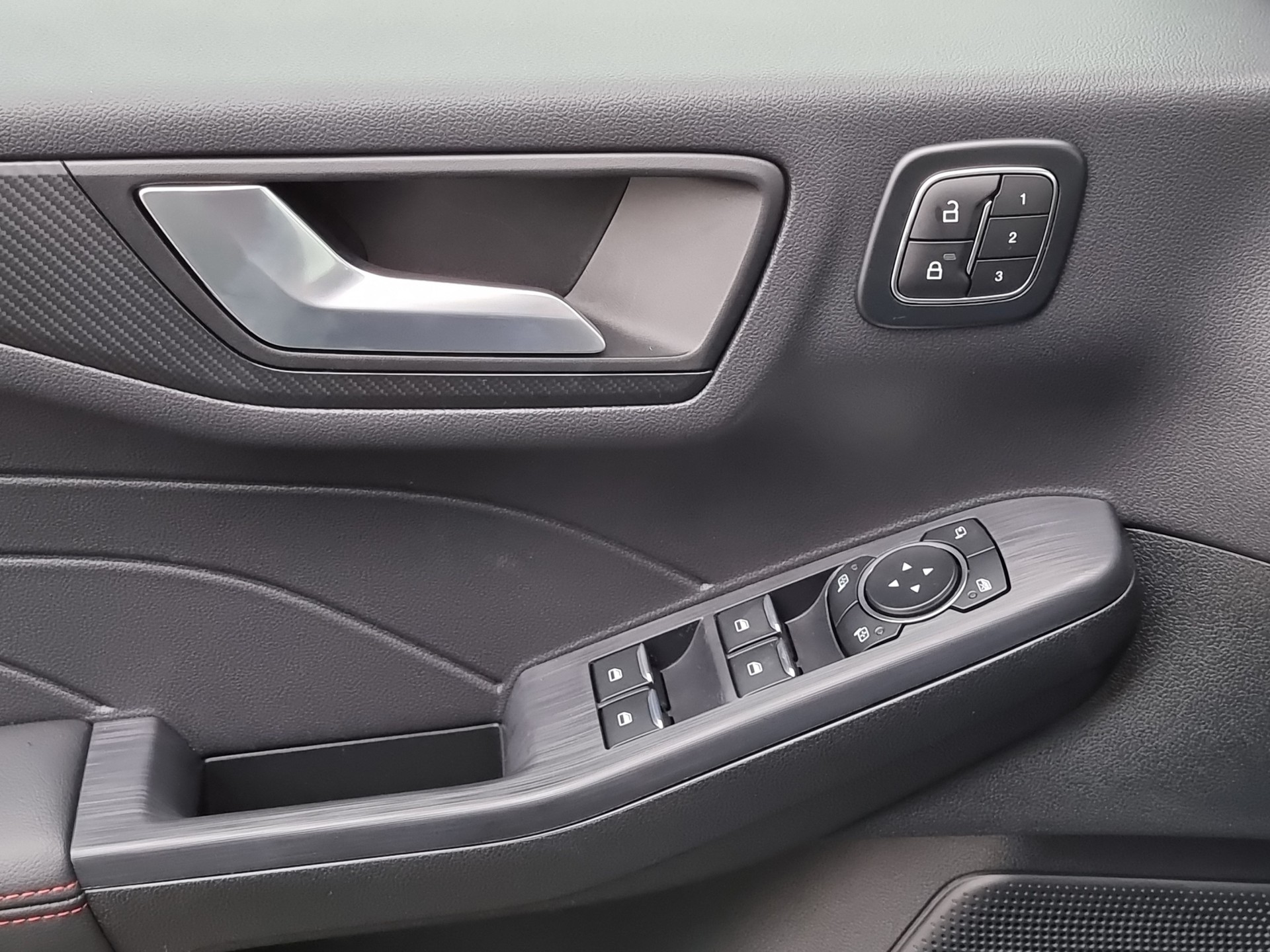 FORD Kuga 2.5 Hybrid ST-Line X 4x4-image-16