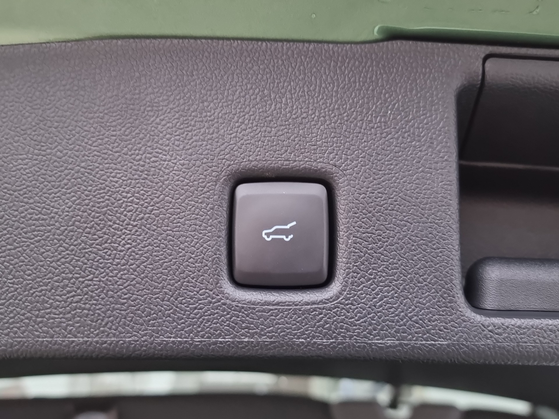 FORD Kuga 2.5 Hybrid ST-Line X 4x4-image-14