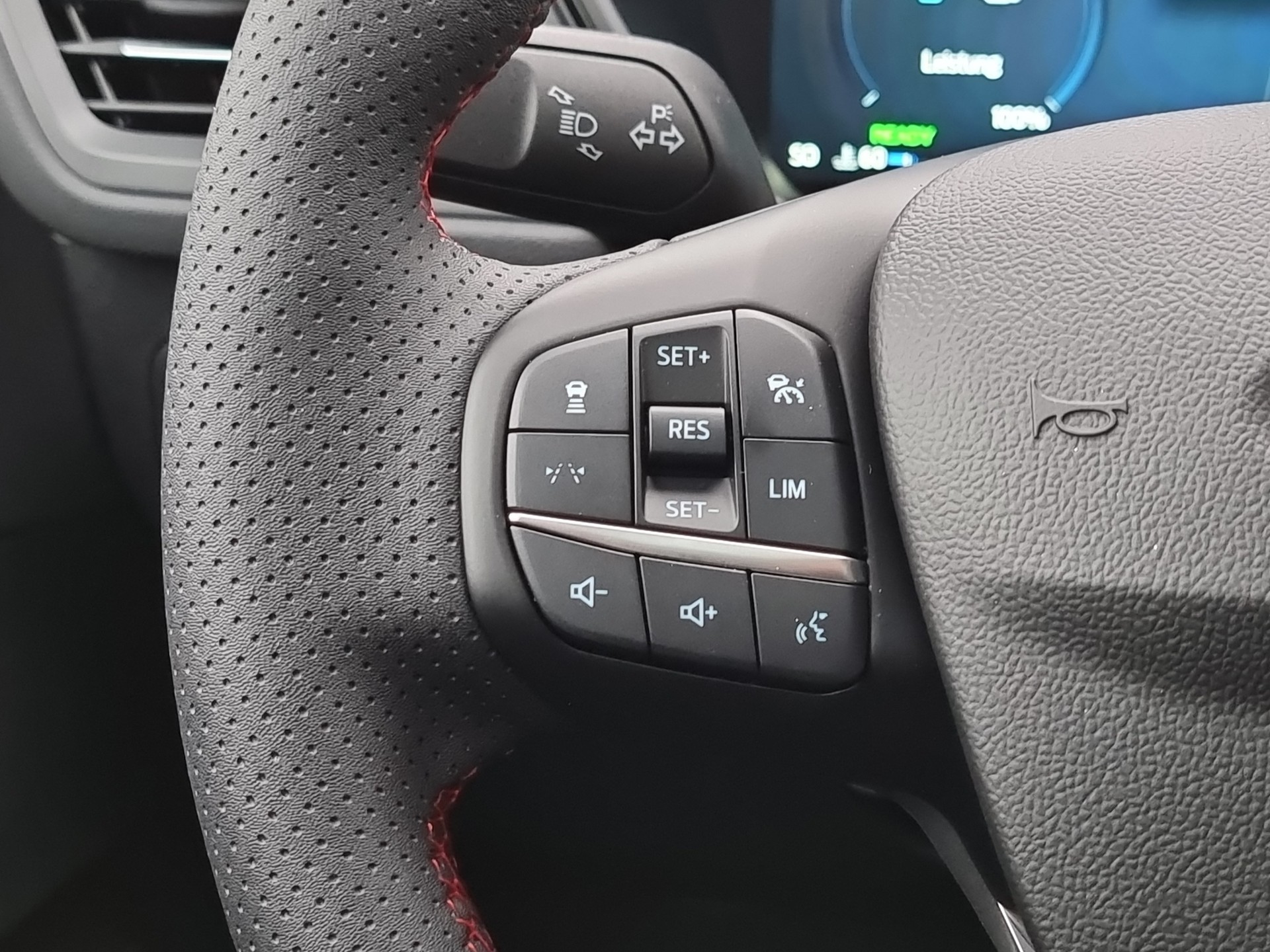 FORD Kuga 2.5 Hybrid ST-Line X 4x4-image-9