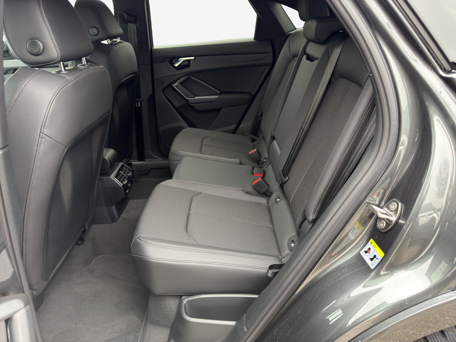 AUDI Q3 Sportback 35 TFSI S line Attraction S-tronic-image-11