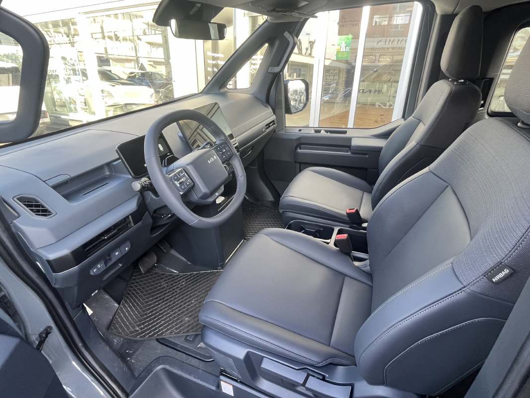 KIA PV5 Passenger 71.2 kWh Plus-image-2