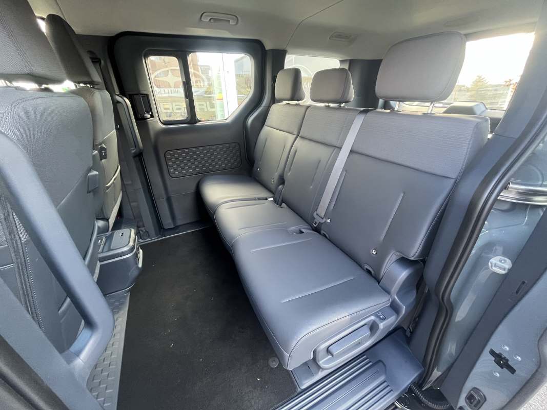 KIA PV5 Passenger 71.2 kWh Plus-image-5