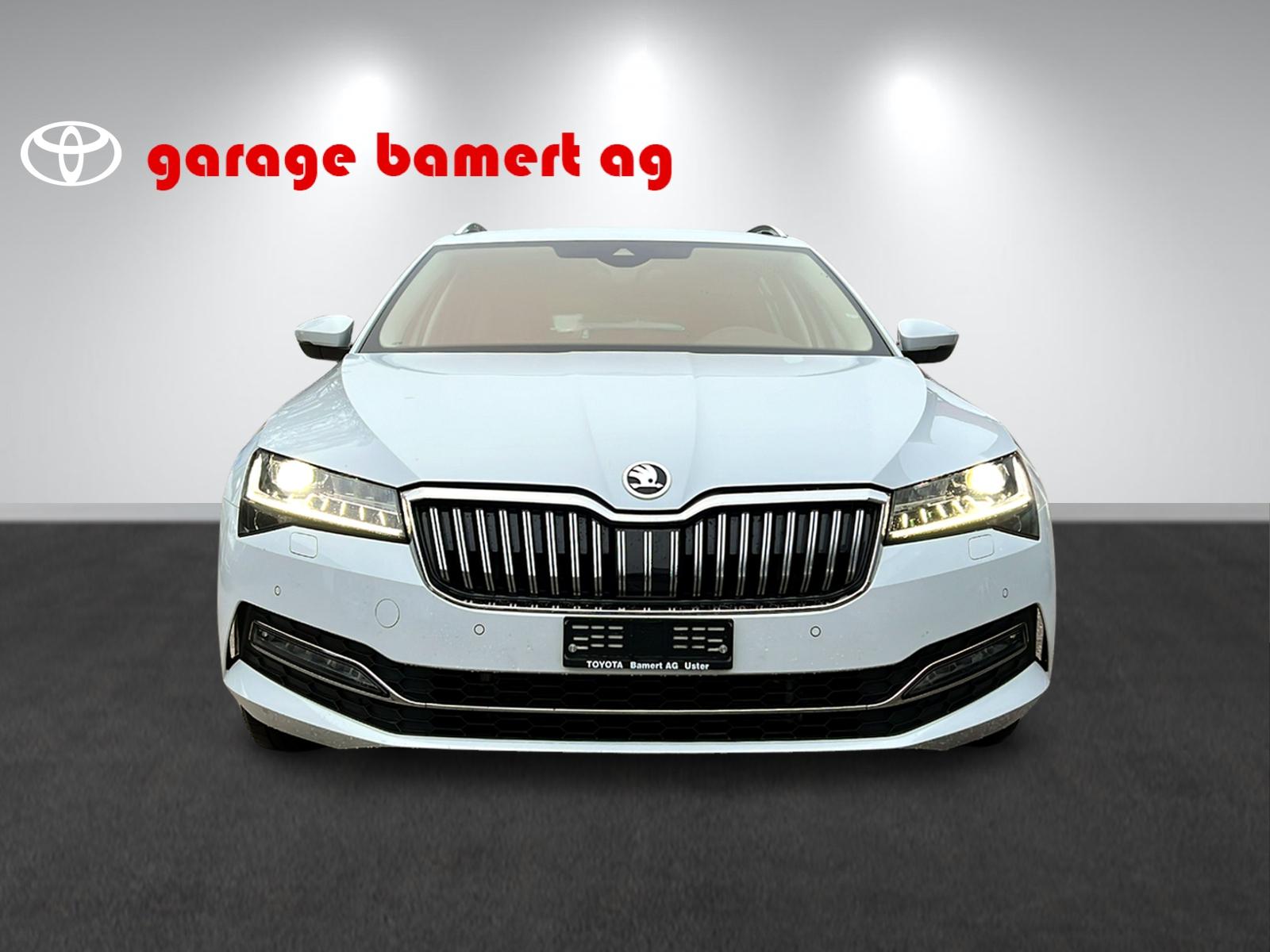 SKODA Superb Combi 2.0 TDI 200 Style 4x4 DSG-image-1
