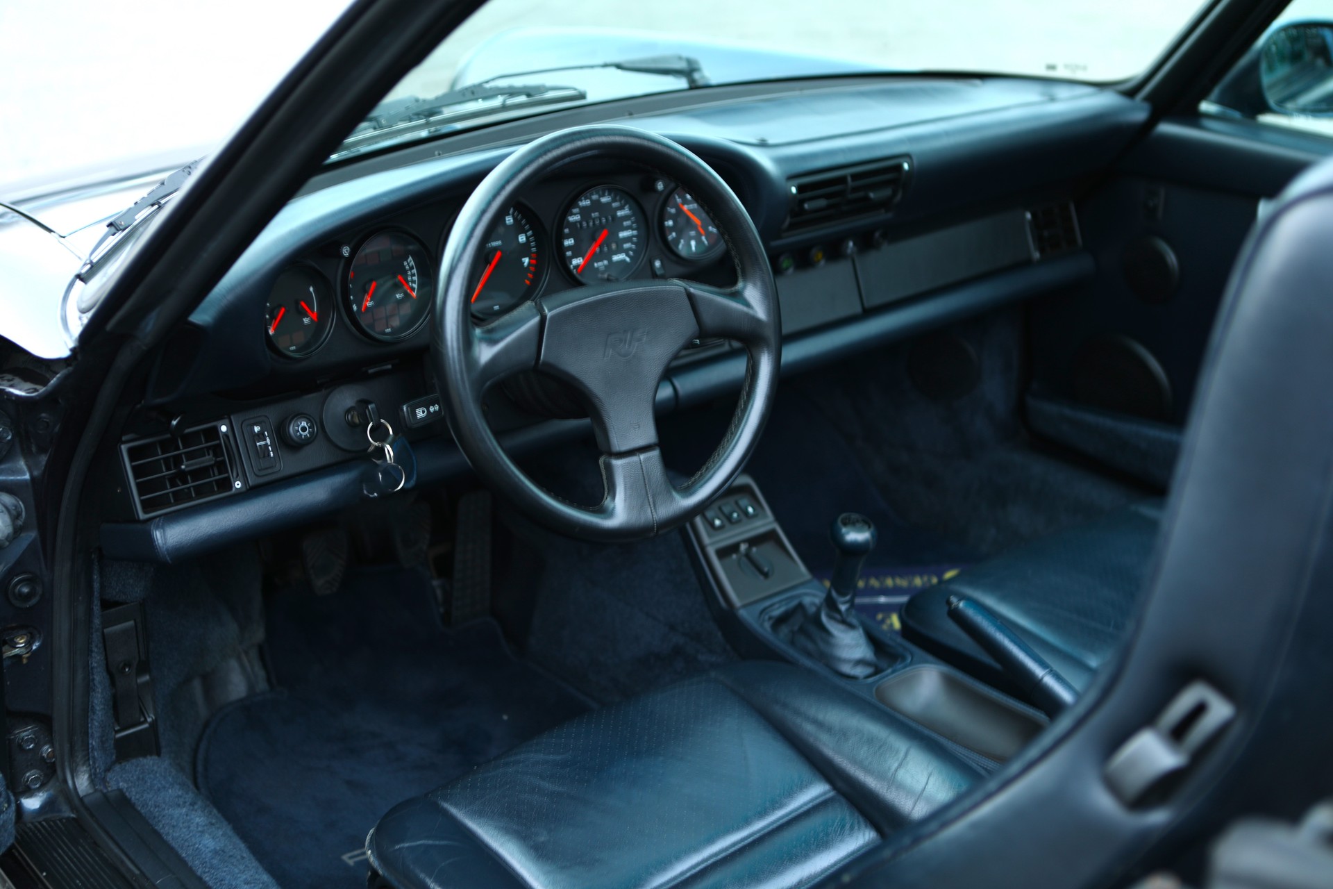 PORSCHE 911 Carrera 2 Cabrio 964-image-4