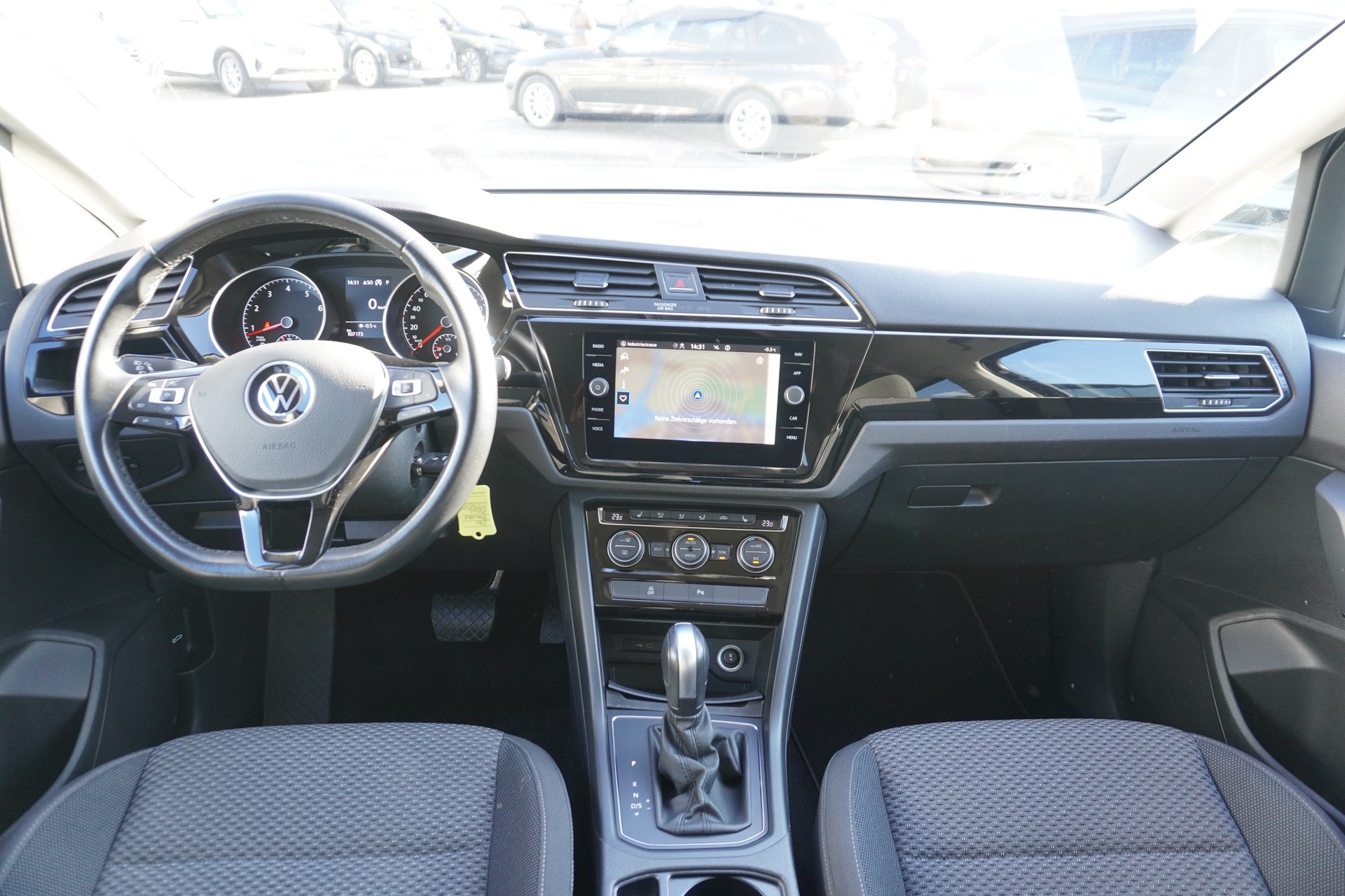 VW Touran 1.5 TSI EVO Comfortline DSG 7-PLÄTZER!!!-image-13