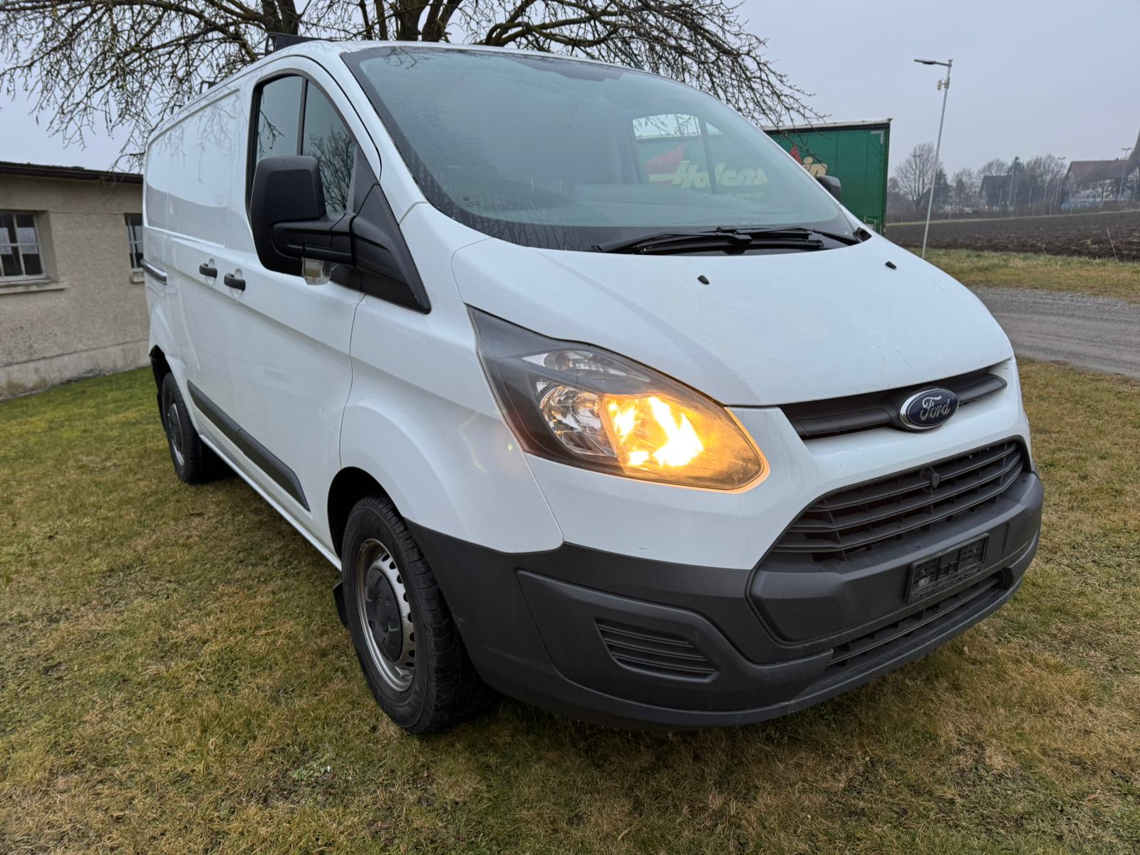 FORD Transit Custom Van 250 L1H1 Level 2-image-2