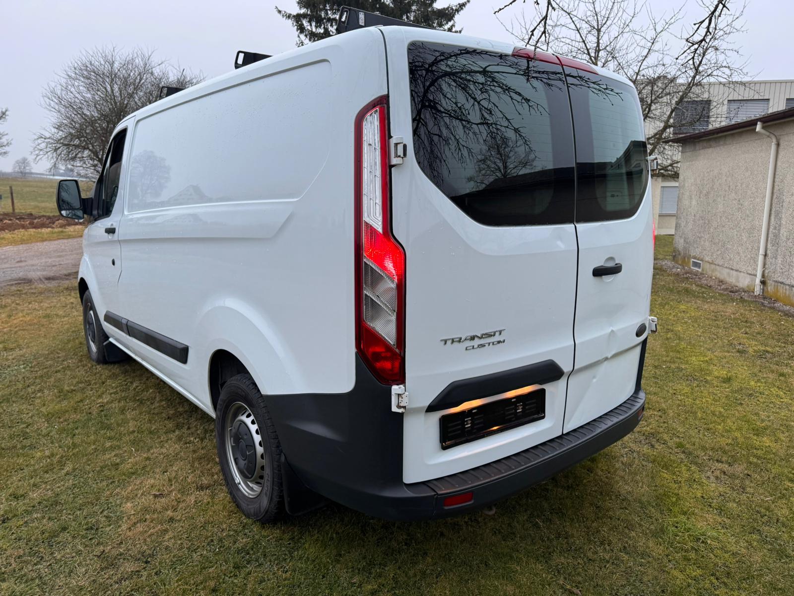 FORD Transit Custom Van 250 L1H1 Level 2-image-7