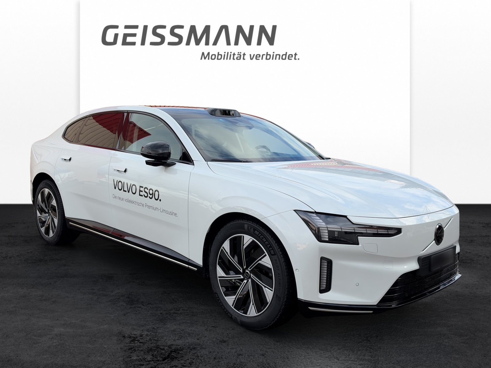 VOLVO ES90 Ultra-showroom-element-1