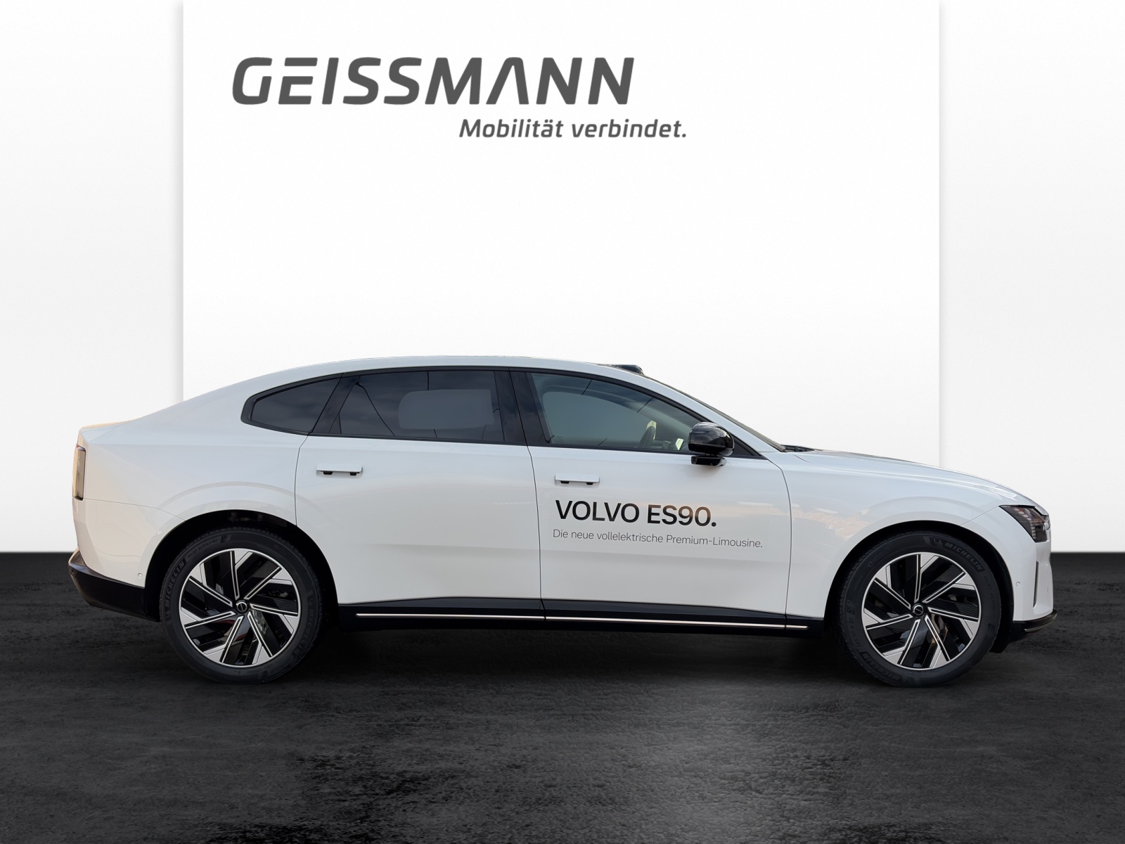 VOLVO ES90 Ultra-showroom-element-3