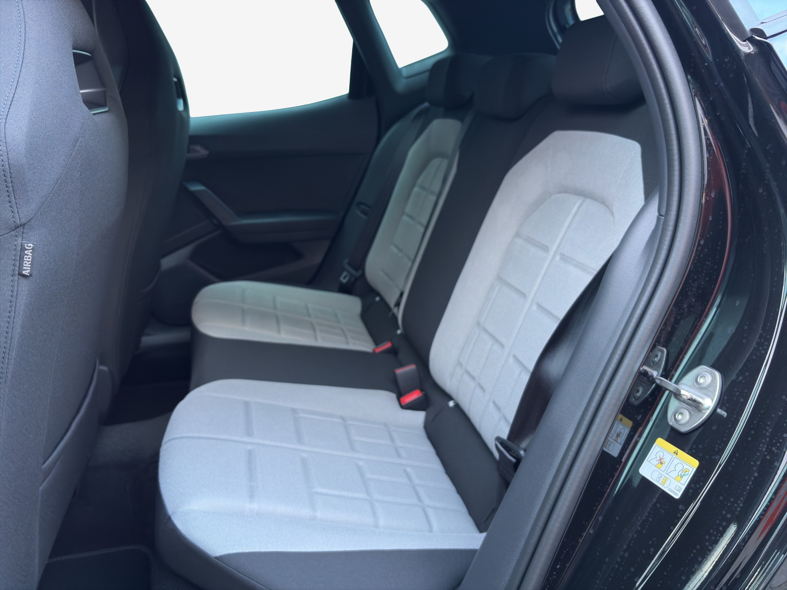 SEAT Arona 1.5 Eco TSI FR DSG-image-11