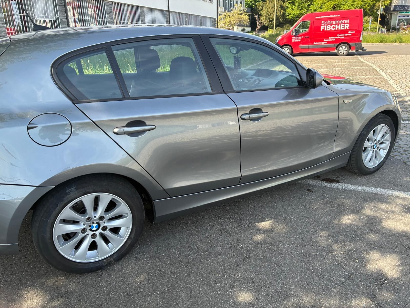 BMW 120i-image-8