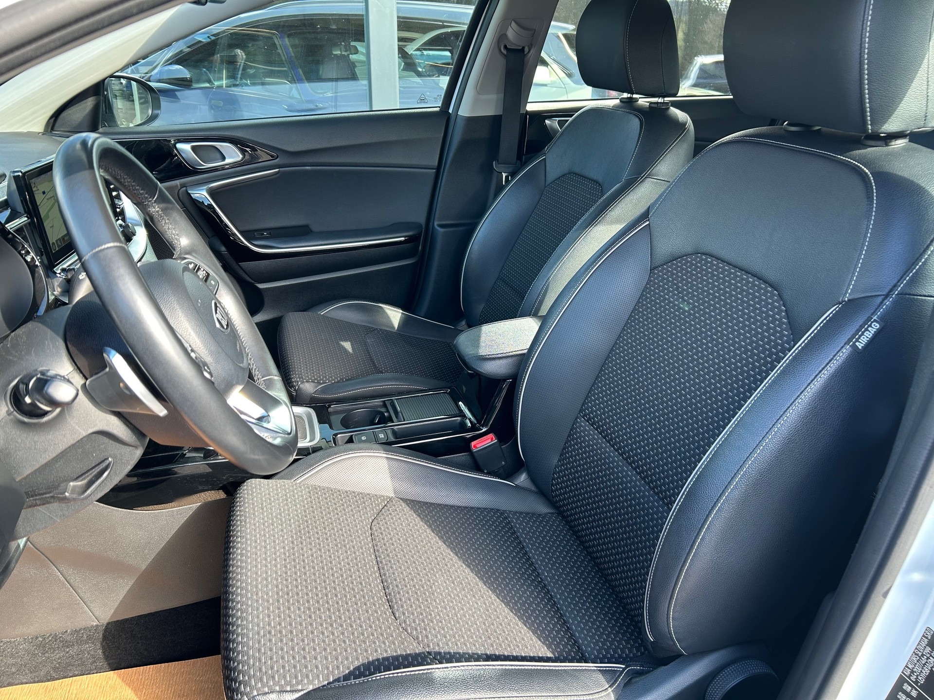 KIA Ceed Sportswagon 1.6 GDi Plug-in Hybrid Trend DCT-image-9