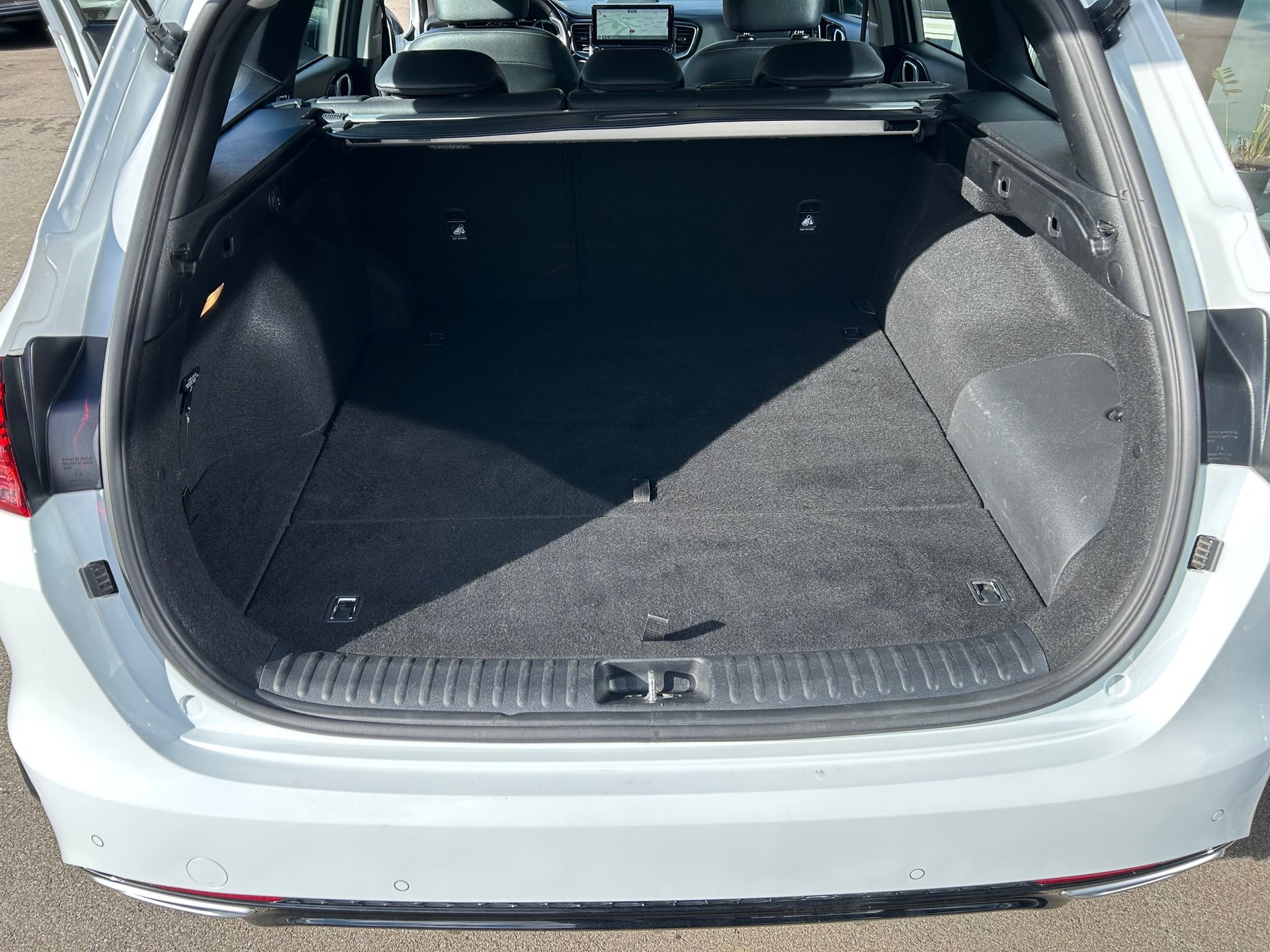 KIA Ceed Sportswagon 1.6 GDi Plug-in Hybrid Trend DCT-image-6