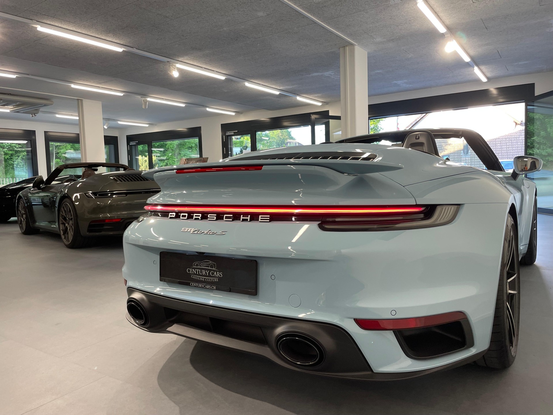 PORSCHE 911 Turbo S Cabriolet PDK-image-9