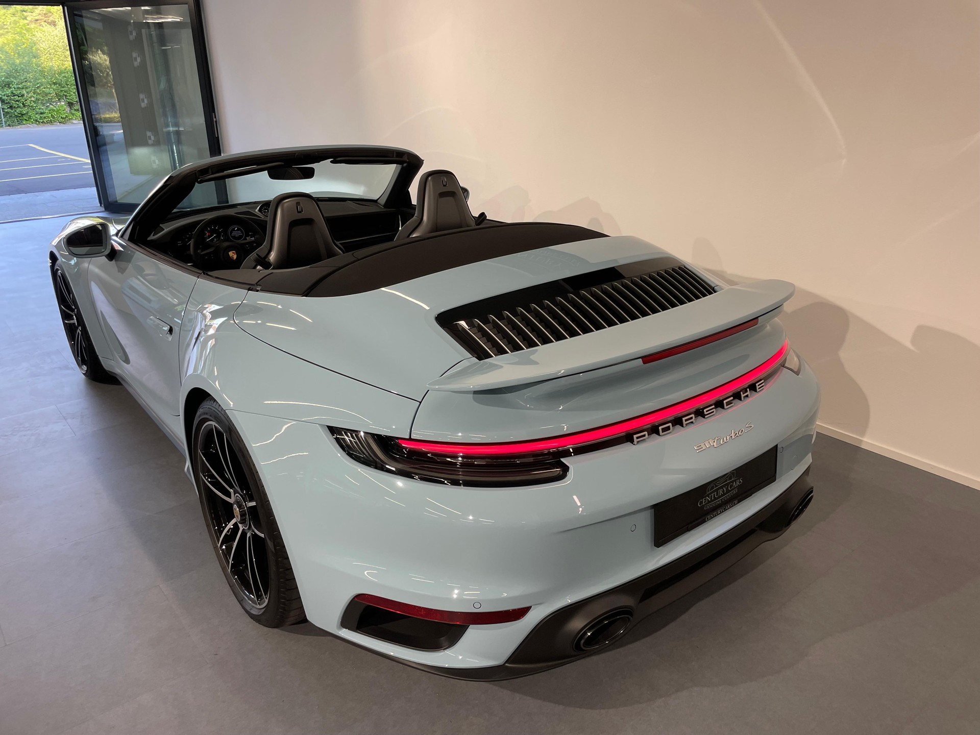 PORSCHE 911 Turbo S Cabriolet PDK-image-7