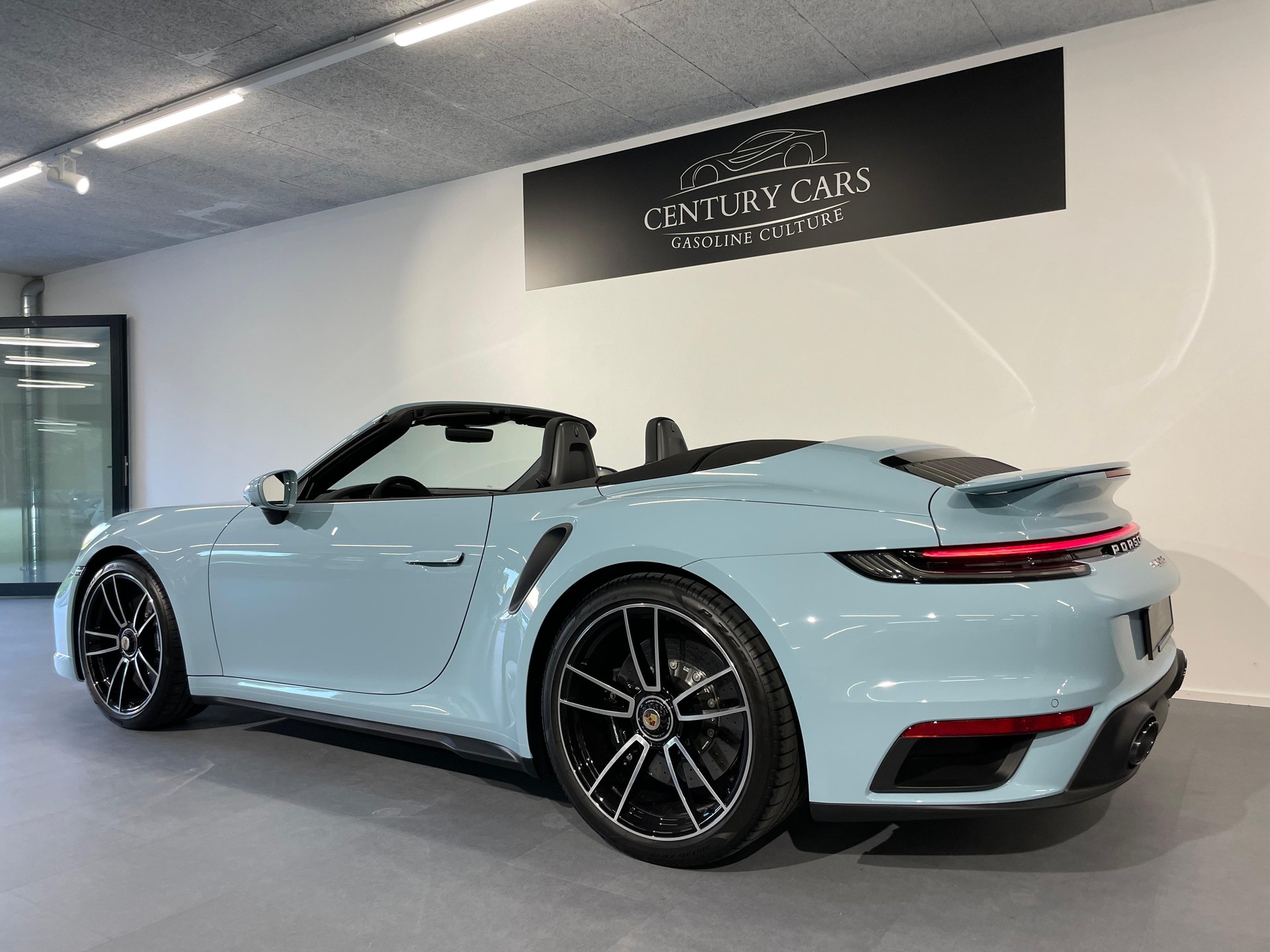 PORSCHE 911 Turbo S Cabriolet PDK-image-6
