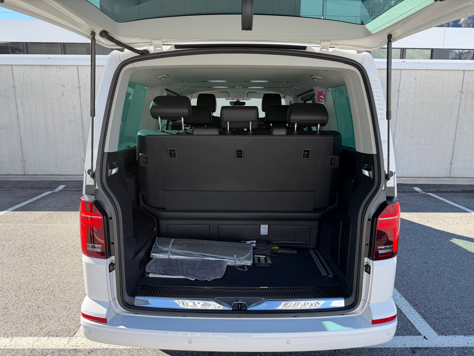 VW T6.1 Multivan 2.0 Bi-TDI Highline Liberty 4Mot. DSG-image-16