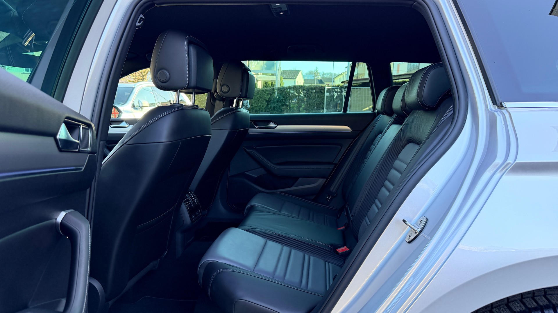 VW Passat Variant 2.0 TSI BMT Highline 4Motion DSG-image-9