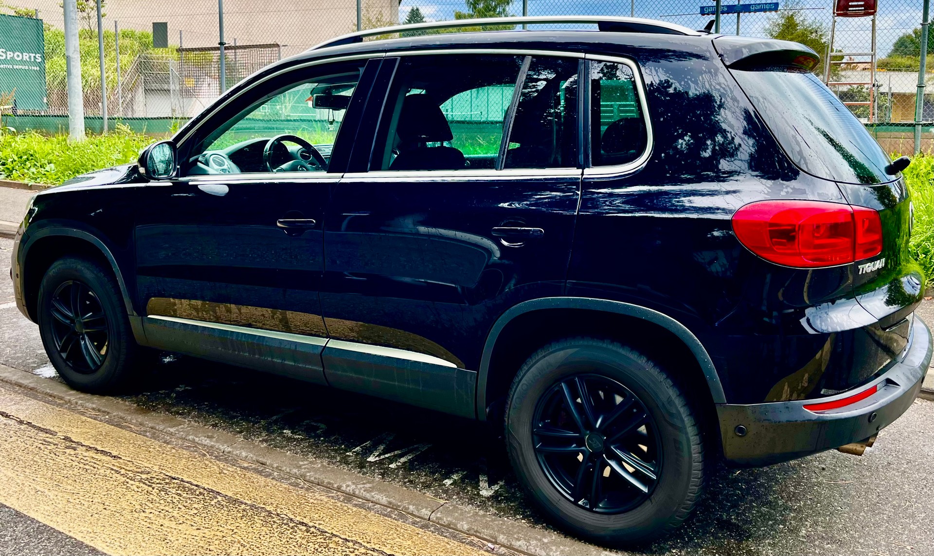 VW Tiguan 2.0 TDI BlueMotion Sport&Style 4Motion DSG-image-6