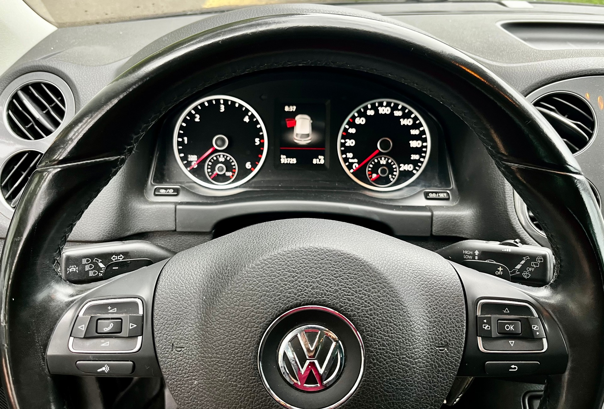 VW Tiguan 2.0 TDI BlueMotion Sport&Style 4Motion DSG-image-8
