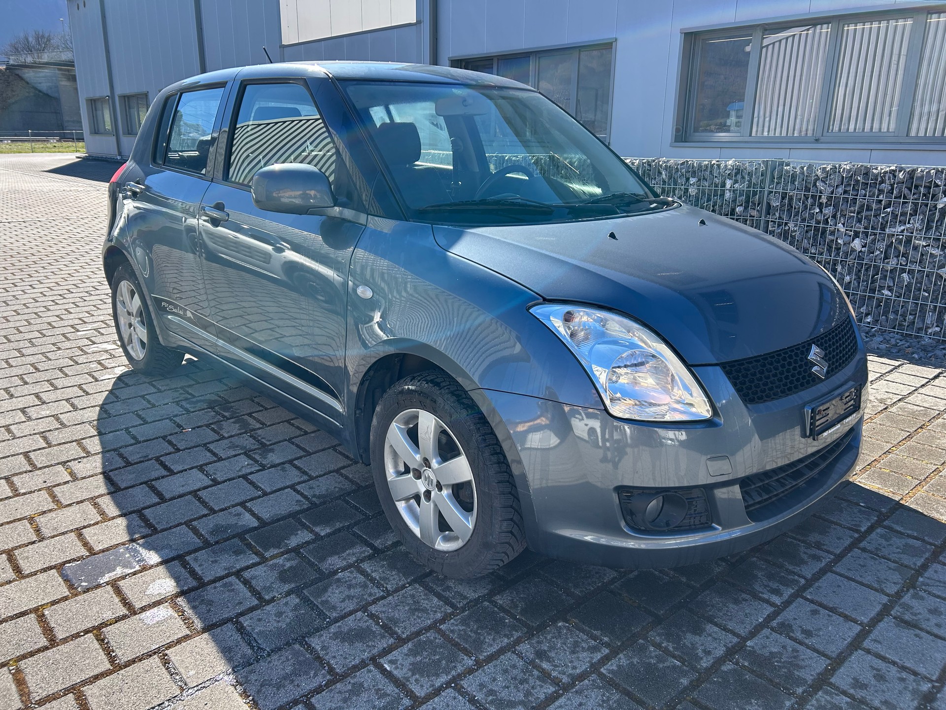 SUZUKI Swift 1.3i 16V GL Top 4x4-image-2