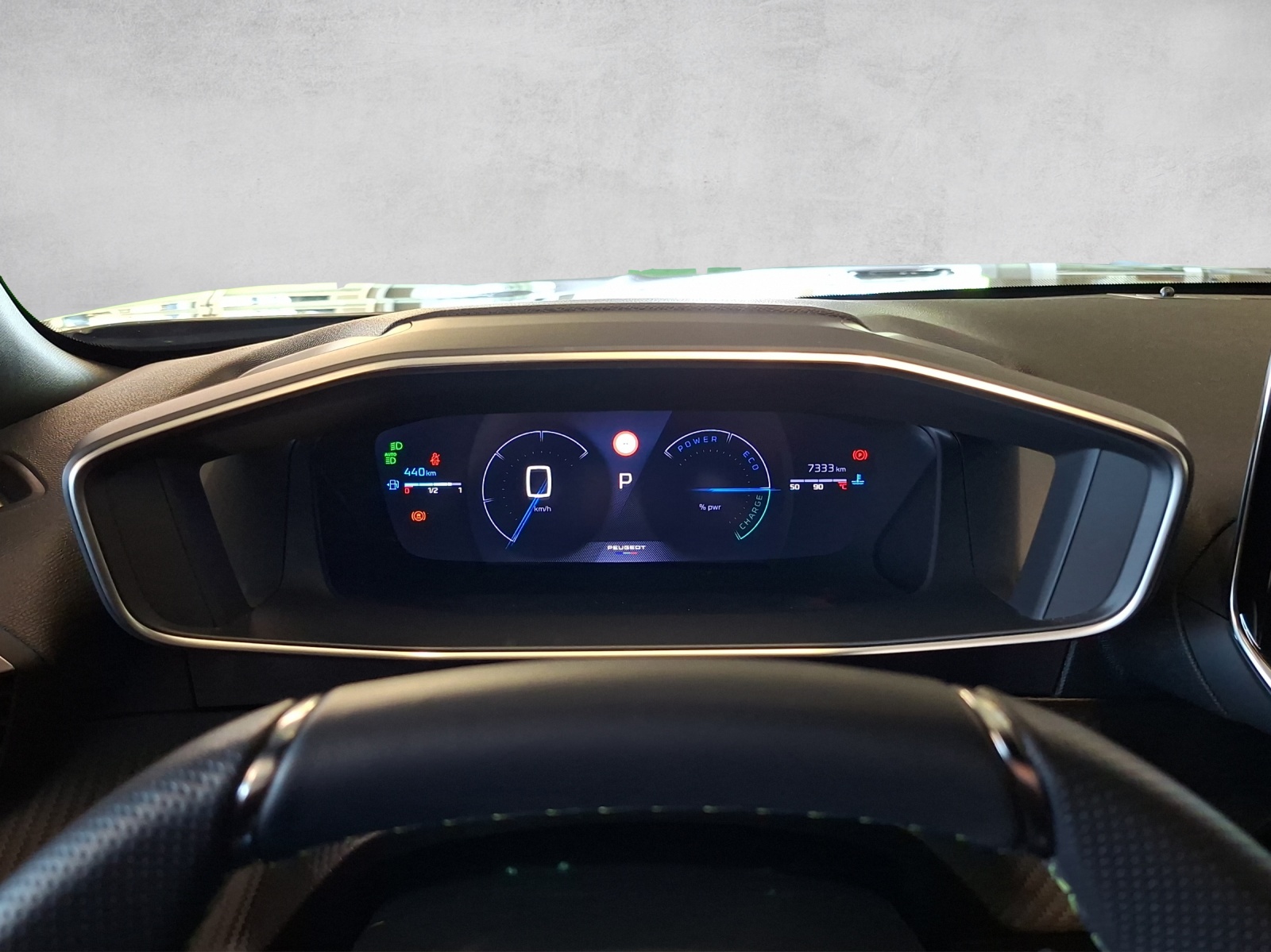 PEUGEOT 2008 1.2 Hybrid 145 GT-image-8