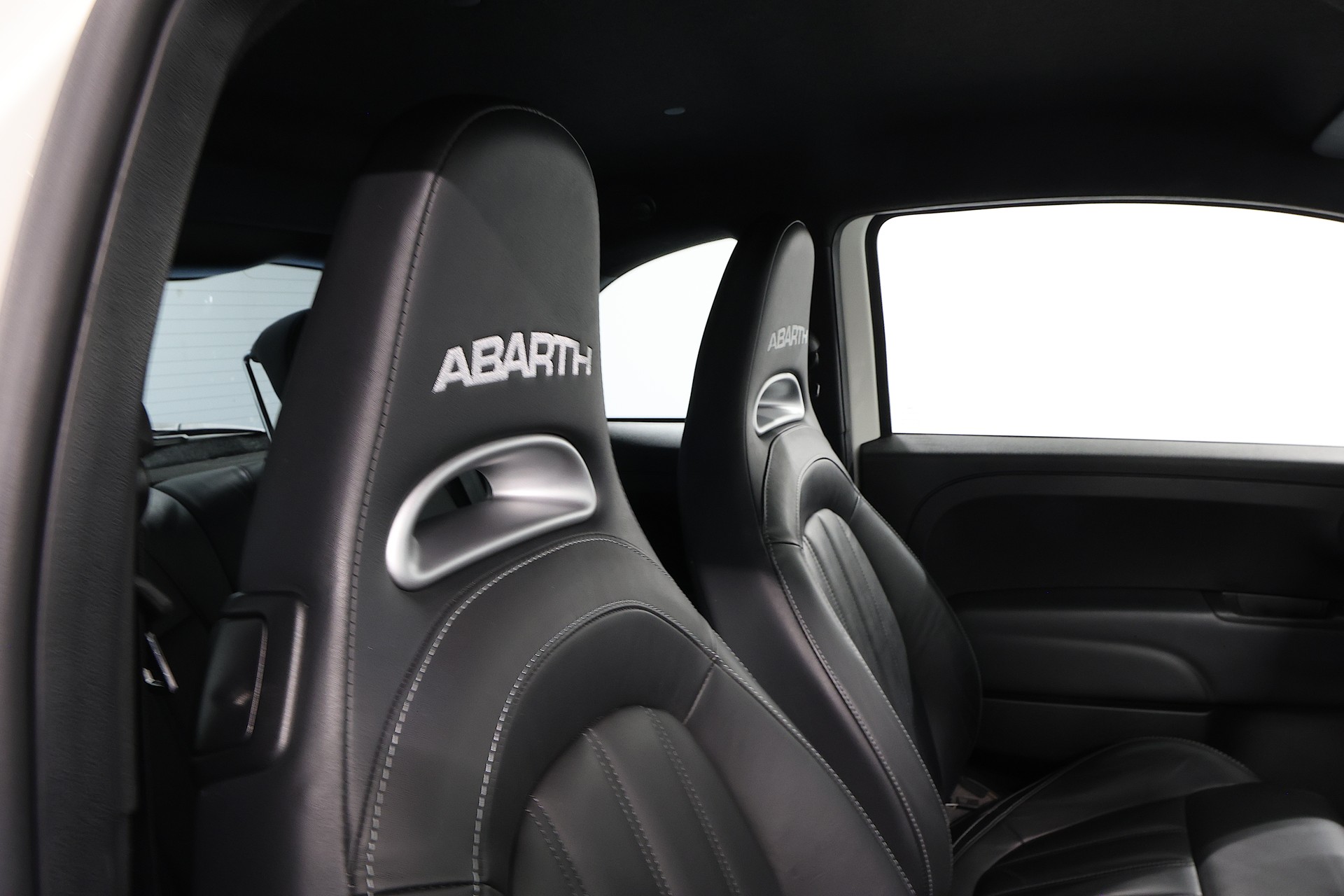 FIAT 595 1.4 16V Turbo Abarth Turismo Dualogic-image-13