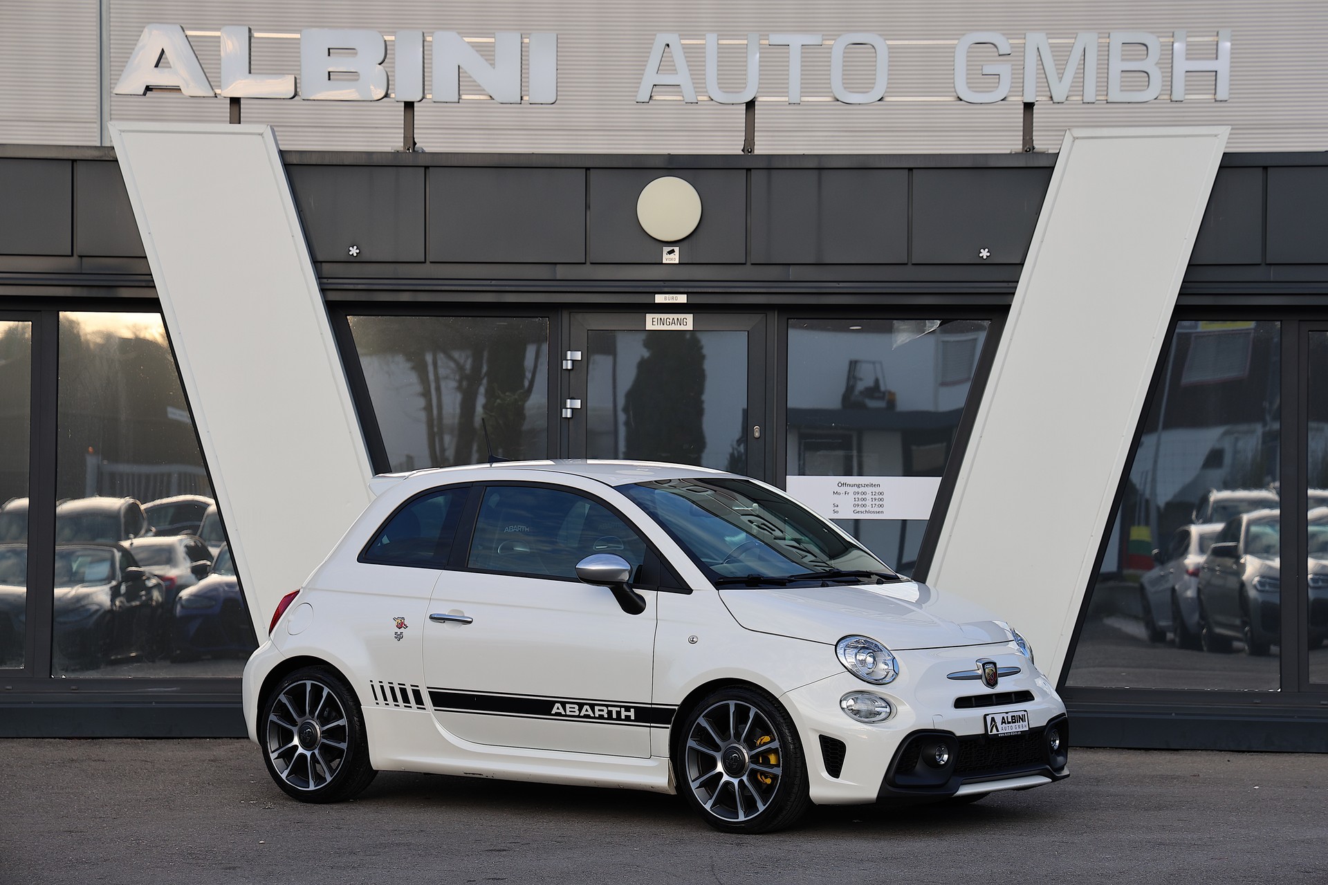 FIAT 595 1.4 16V Turbo Abarth Turismo Dualogic-image-1
