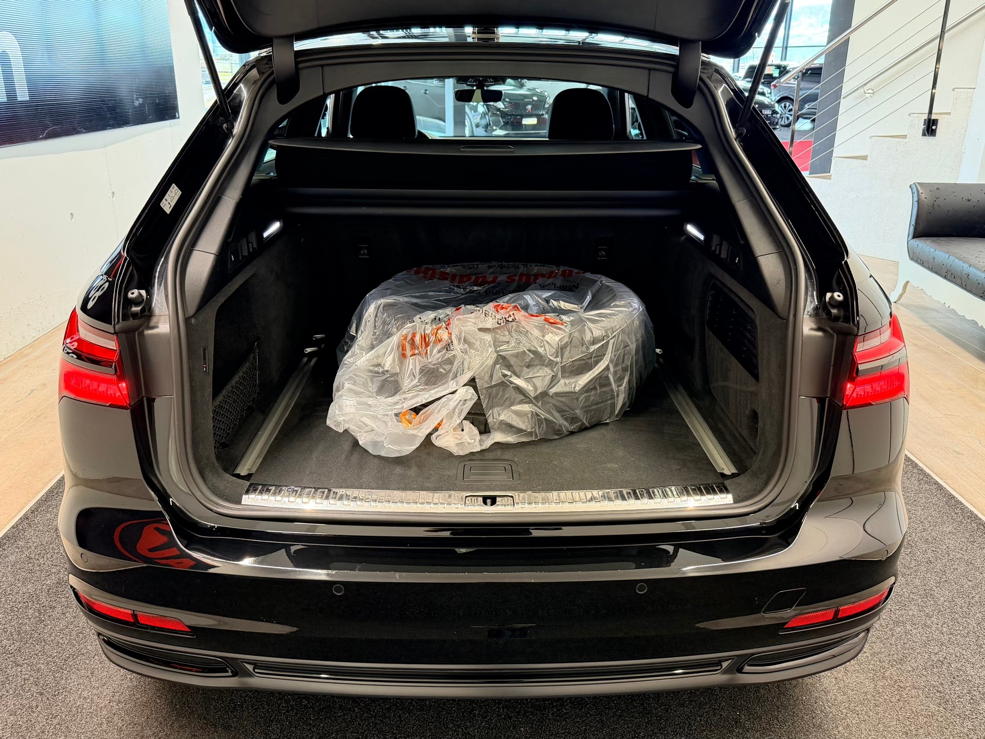 AUDI A6 Avant 45 TFSI Sport S-tronic quattro-image-9