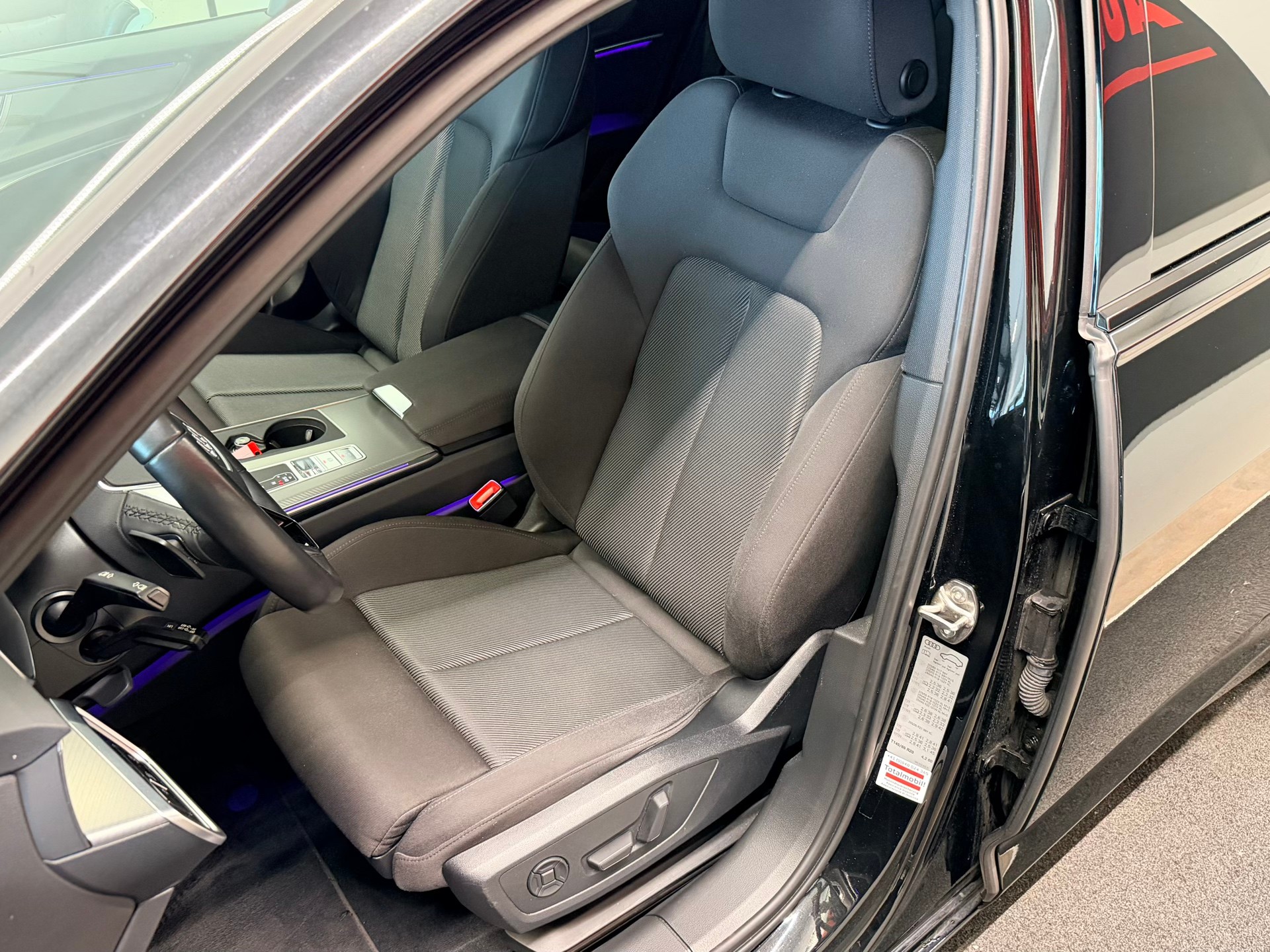 AUDI A6 Avant 45 TFSI Sport S-tronic quattro-image-15