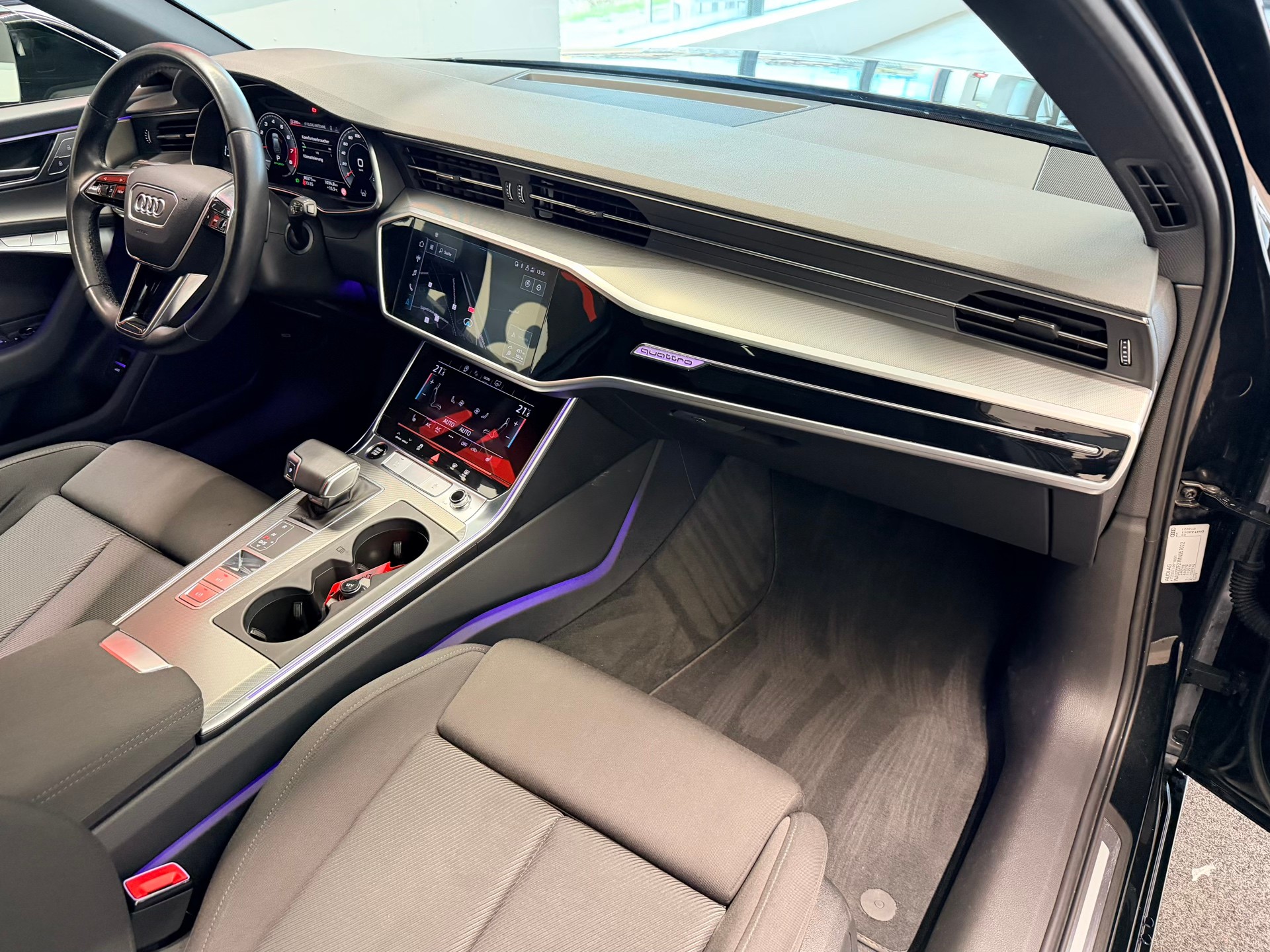 AUDI A6 Avant 45 TFSI Sport S-tronic quattro-image-21